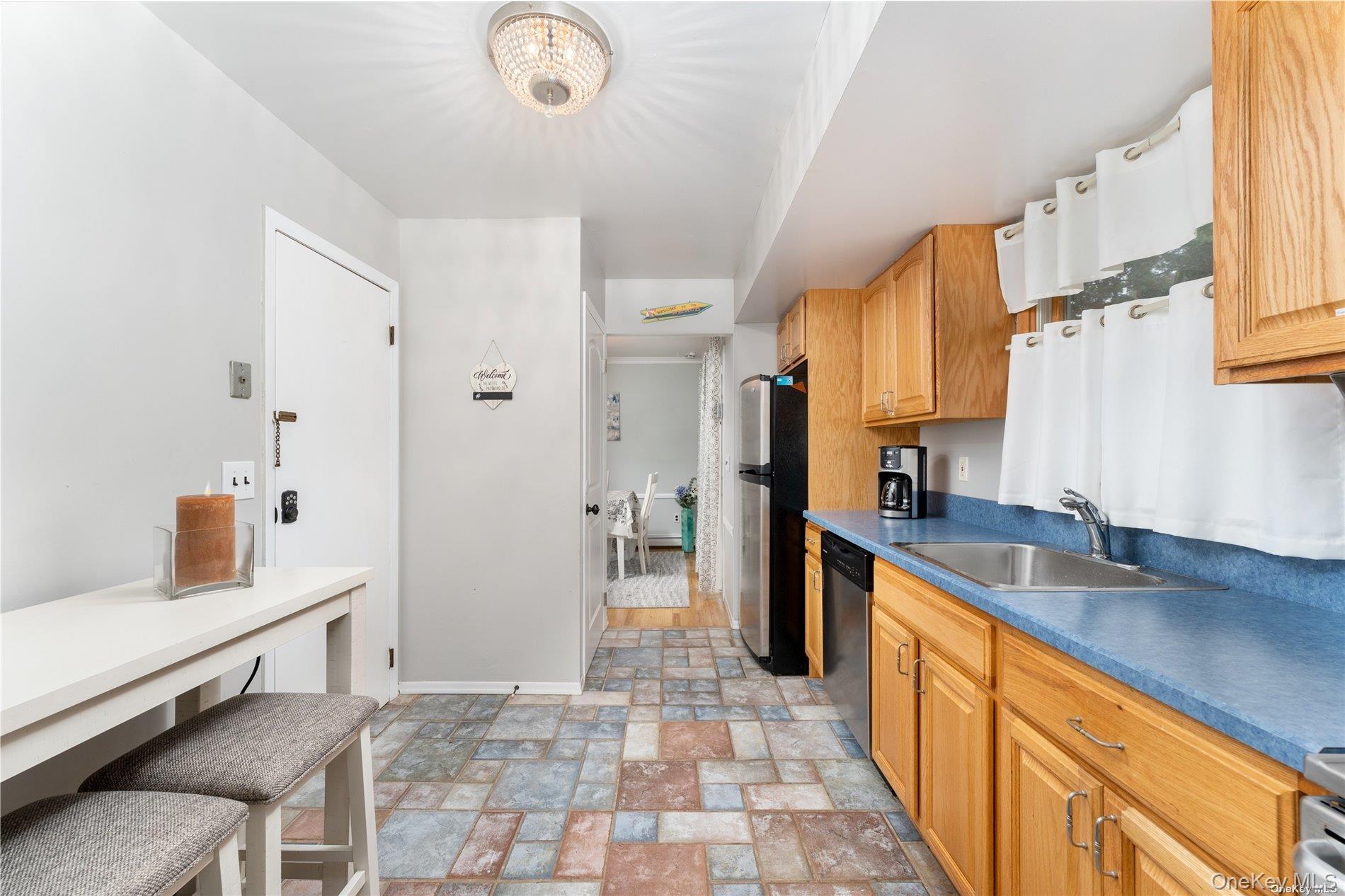 8 Wakeman Court Property Photo 9