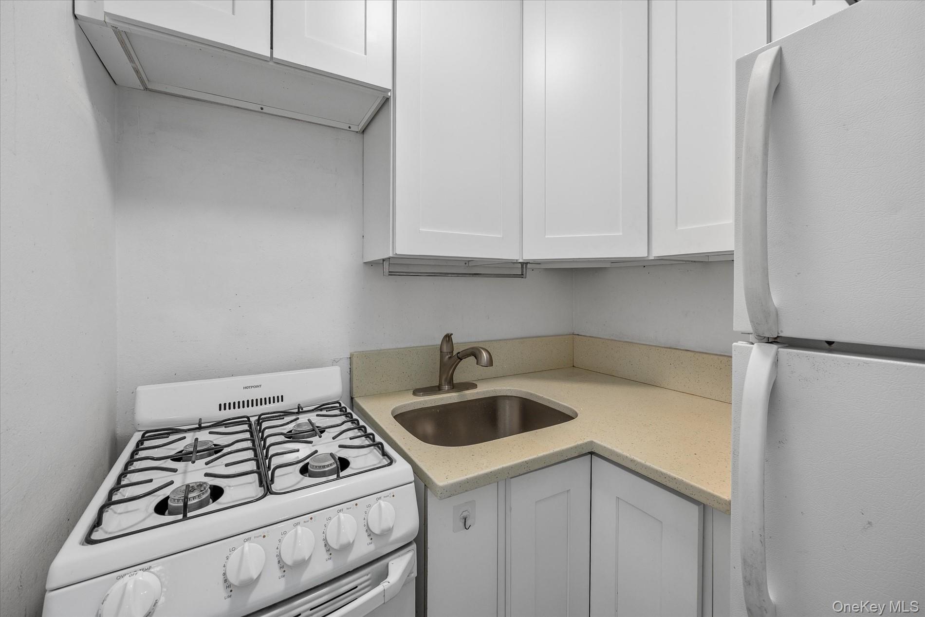 39-76 57th Street 6e Property Photo 9