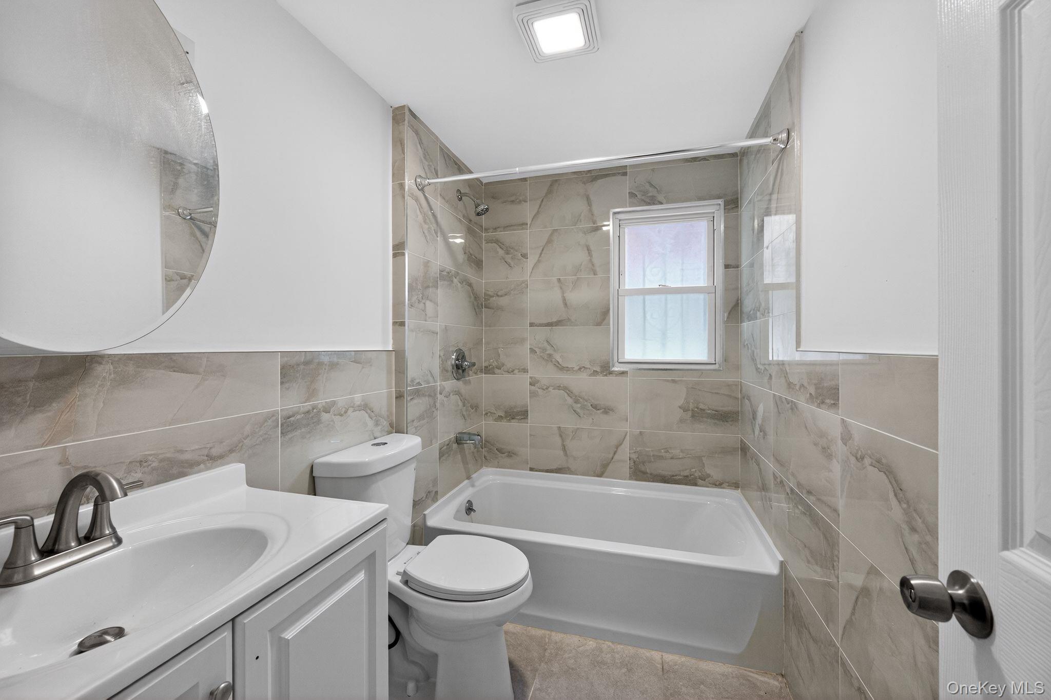 10424 208th Street Property Photo 6