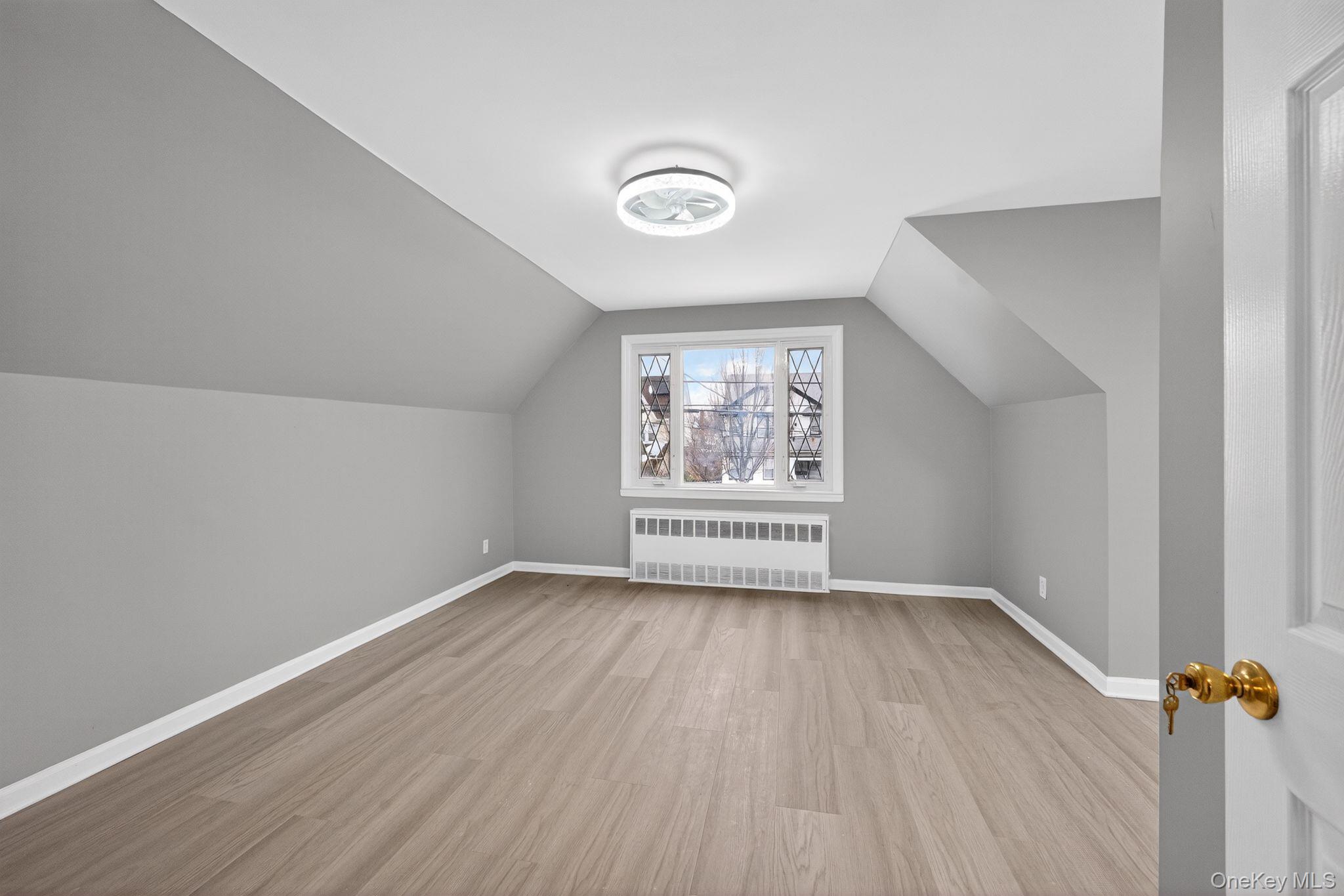 10424 208th Street Property Photo 16