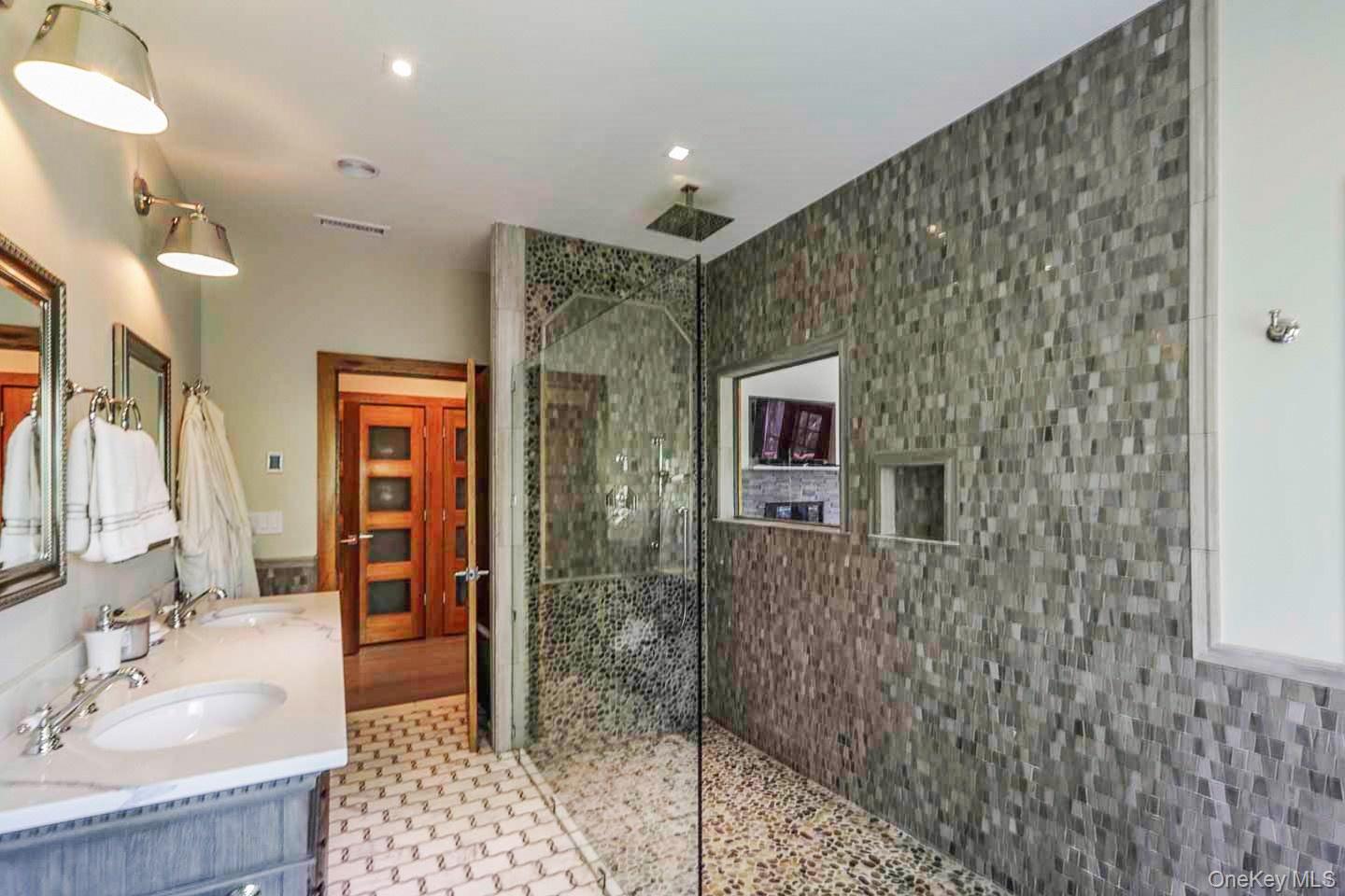 1366 Scuttle Hole Road Property Photo 12