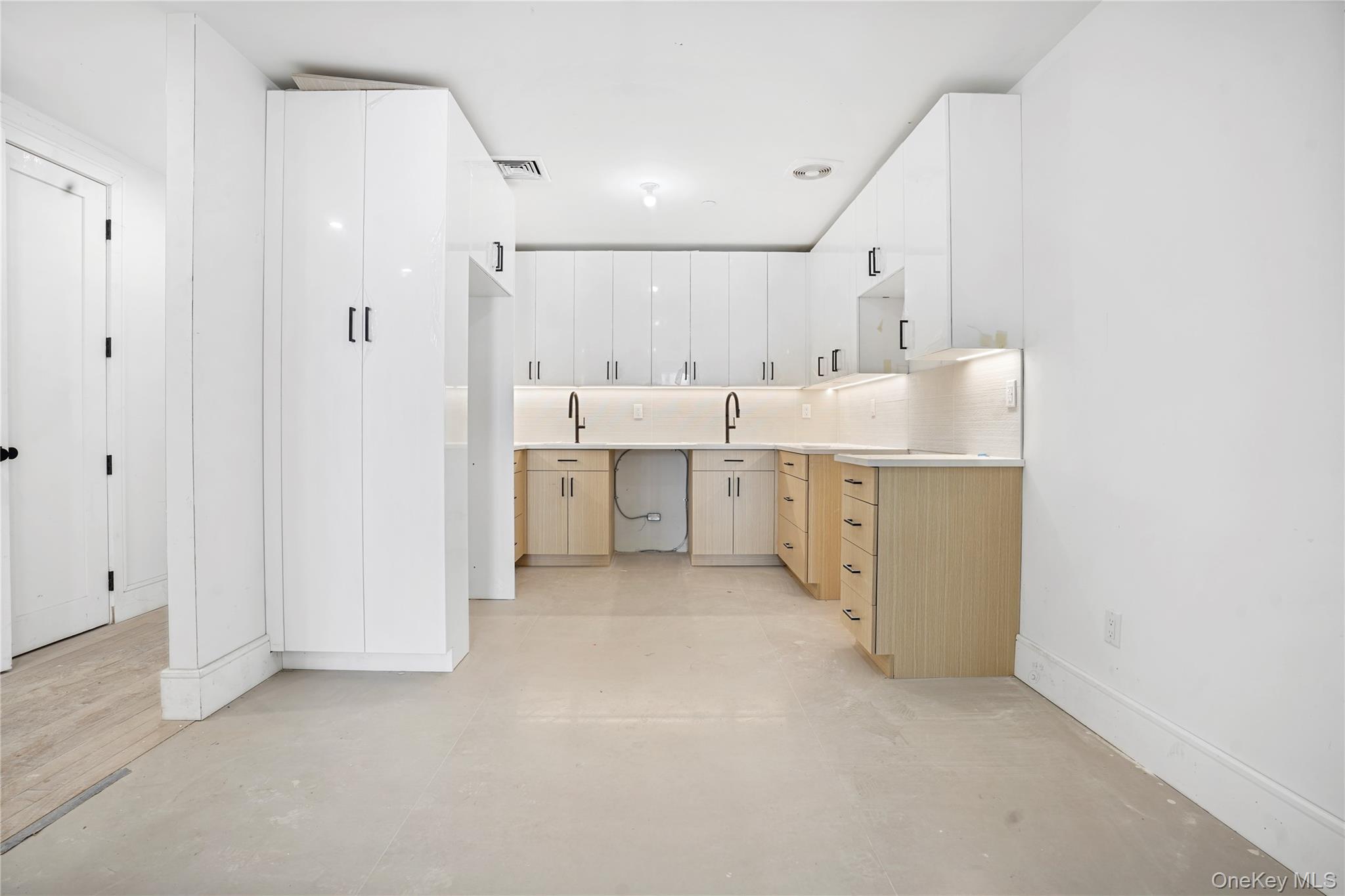 376 Vernon Avenue 3a Property Photo 1