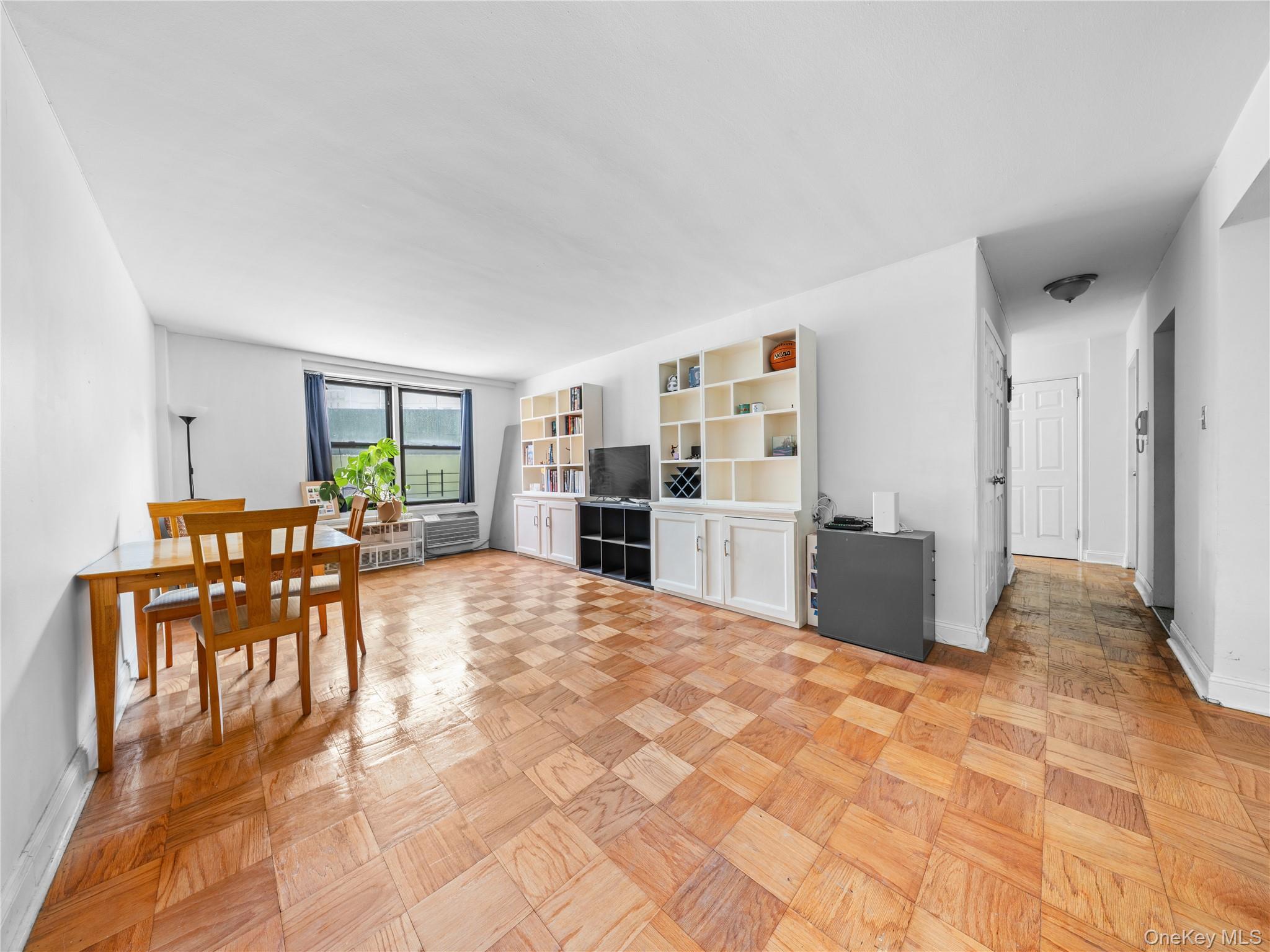 35-20 Leverich Street 209 Property Photo 9