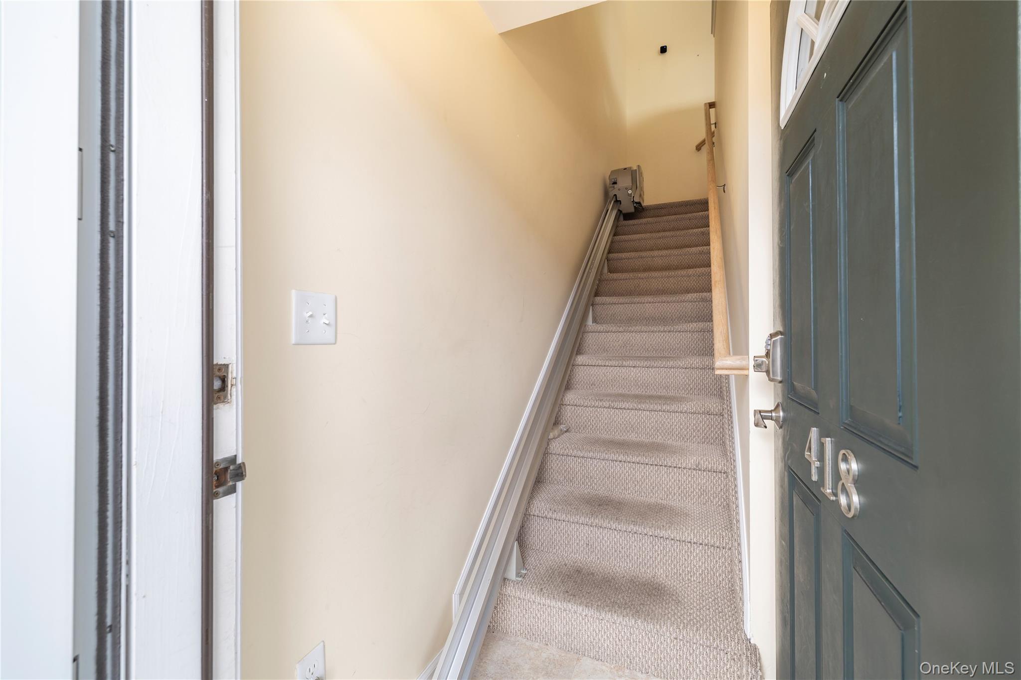 418 Willow Lane Property Photo 3