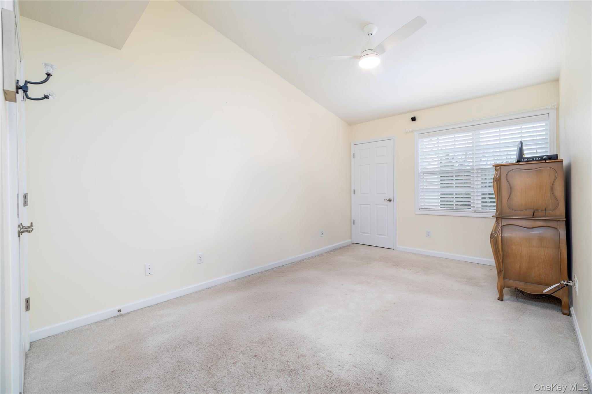 418 Willow Lane Property Photo 13