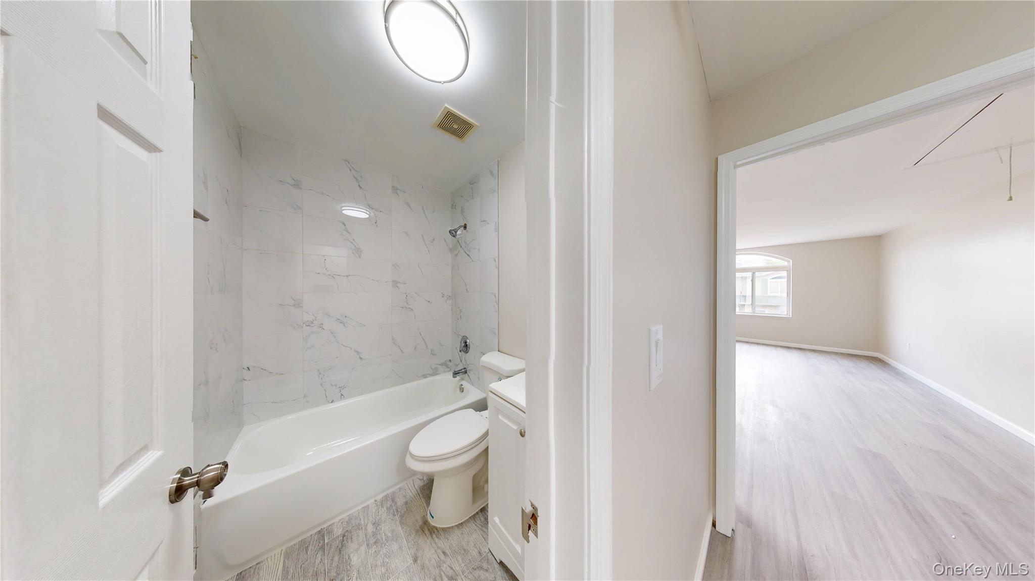 109 Lyceum Court Property Photo 9