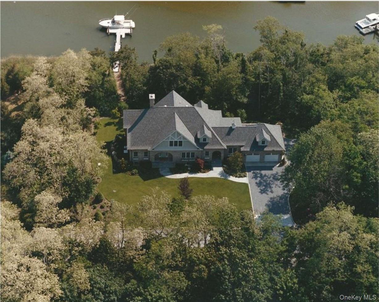 190 Jackson Landing Property Photo 1