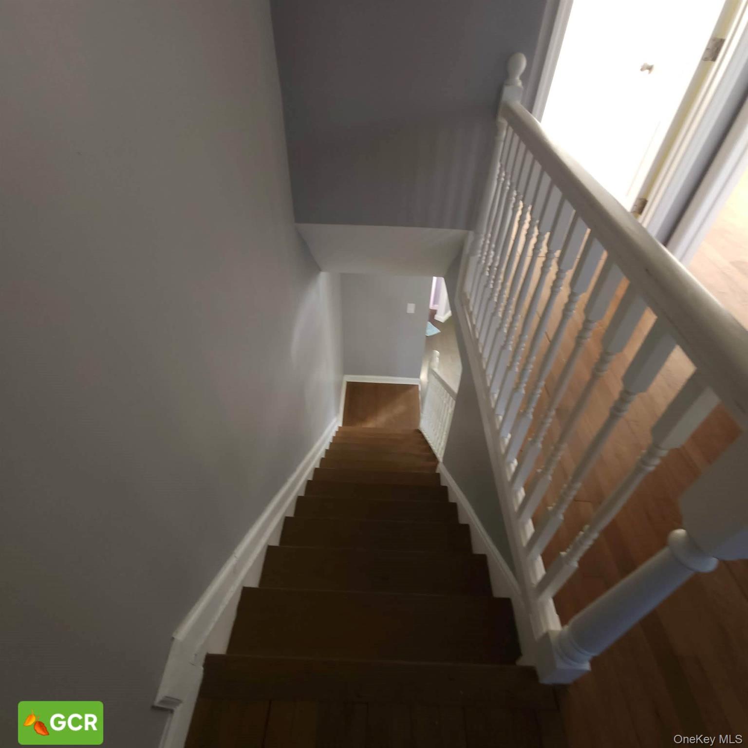 22509 Murdock Avenue Property Photo 5
