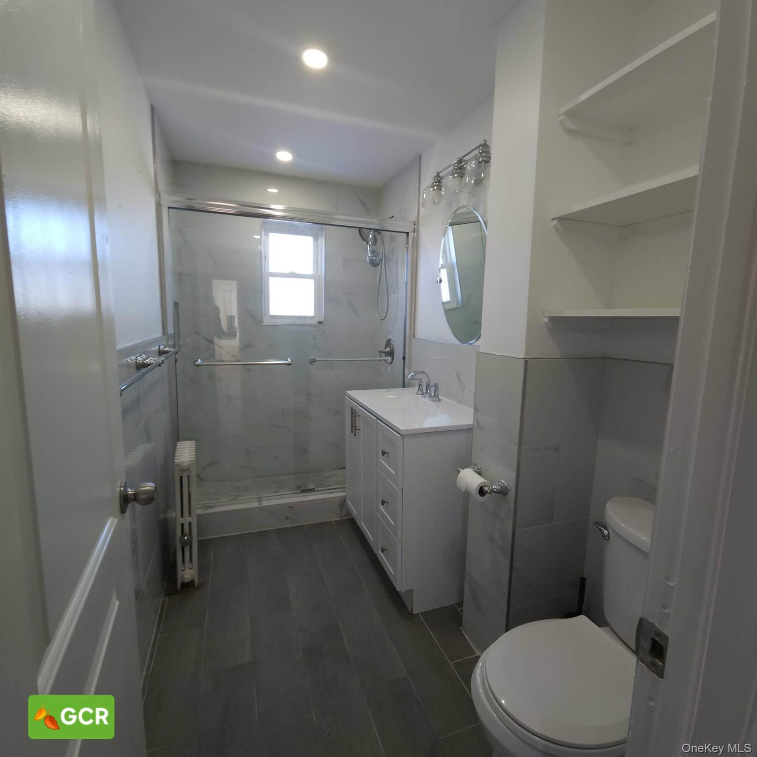 22509 Murdock Avenue Property Photo 6
