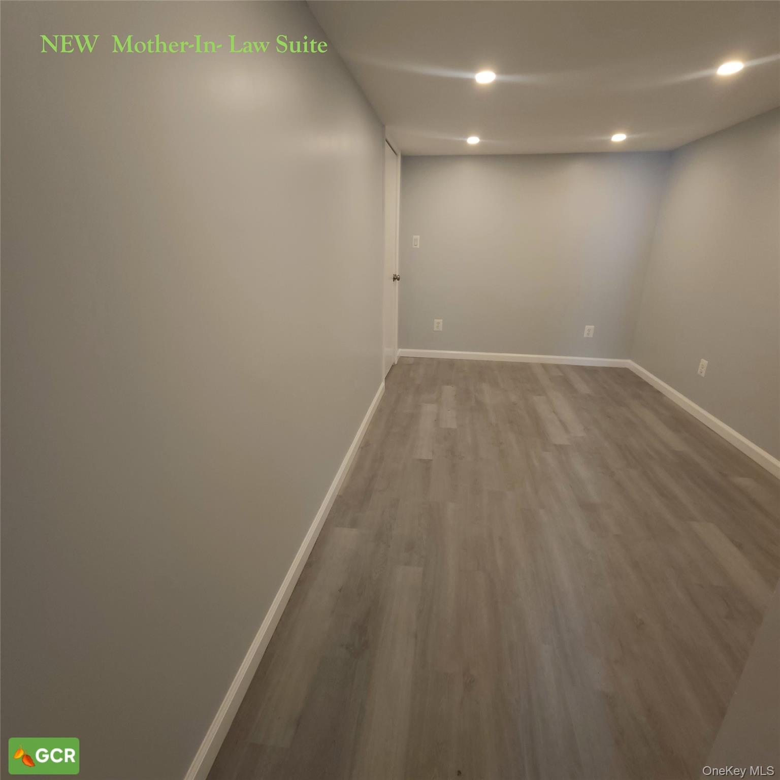 22509 Murdock Avenue Property Photo 19