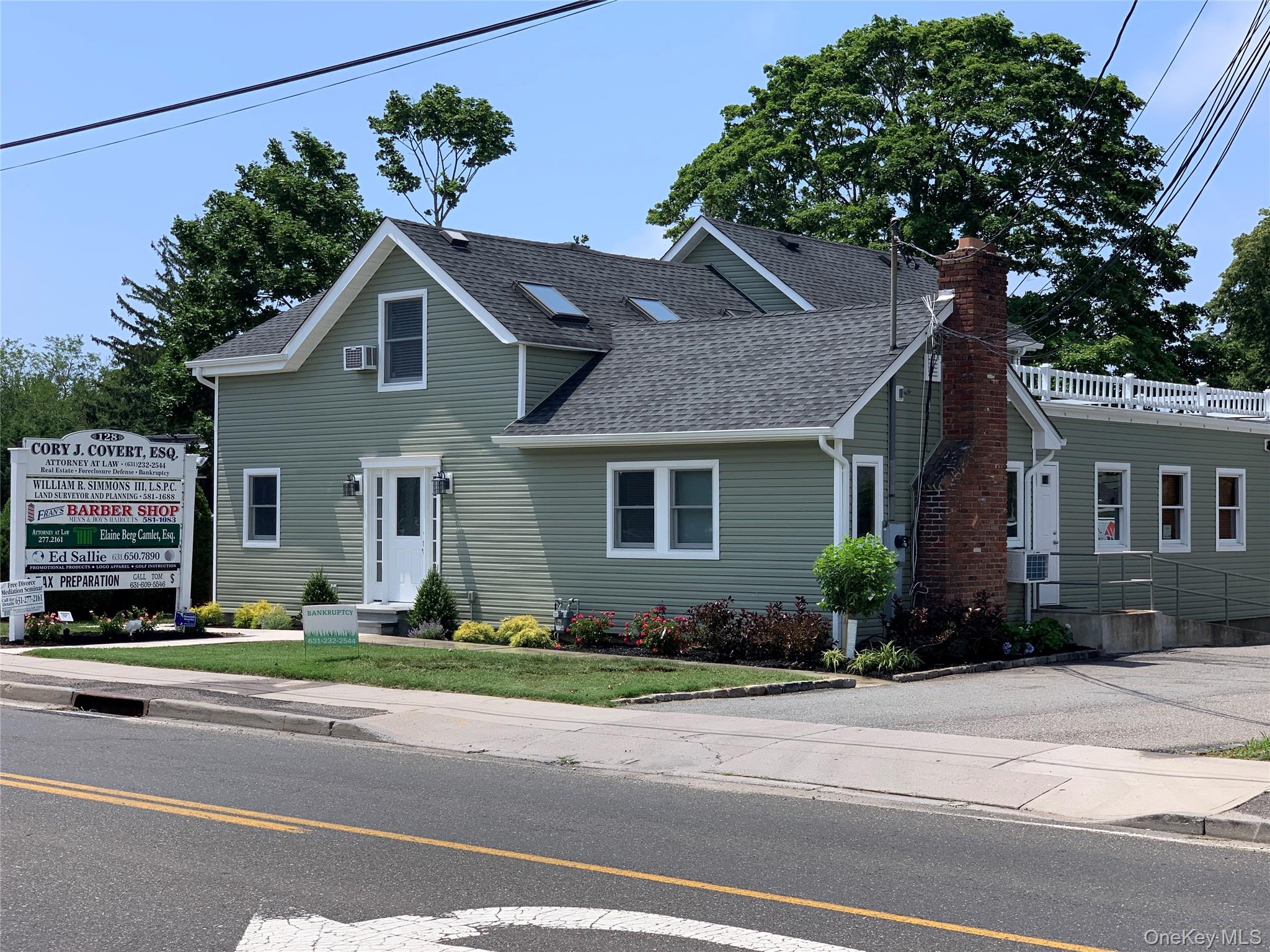 128 Carleton Avenue Property Photo 1