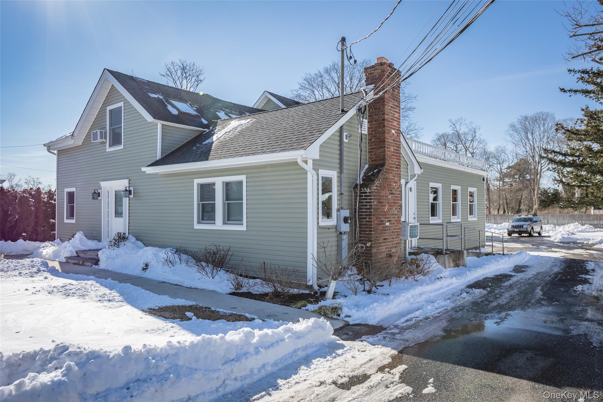 128 Carleton Avenue Property Photo 12