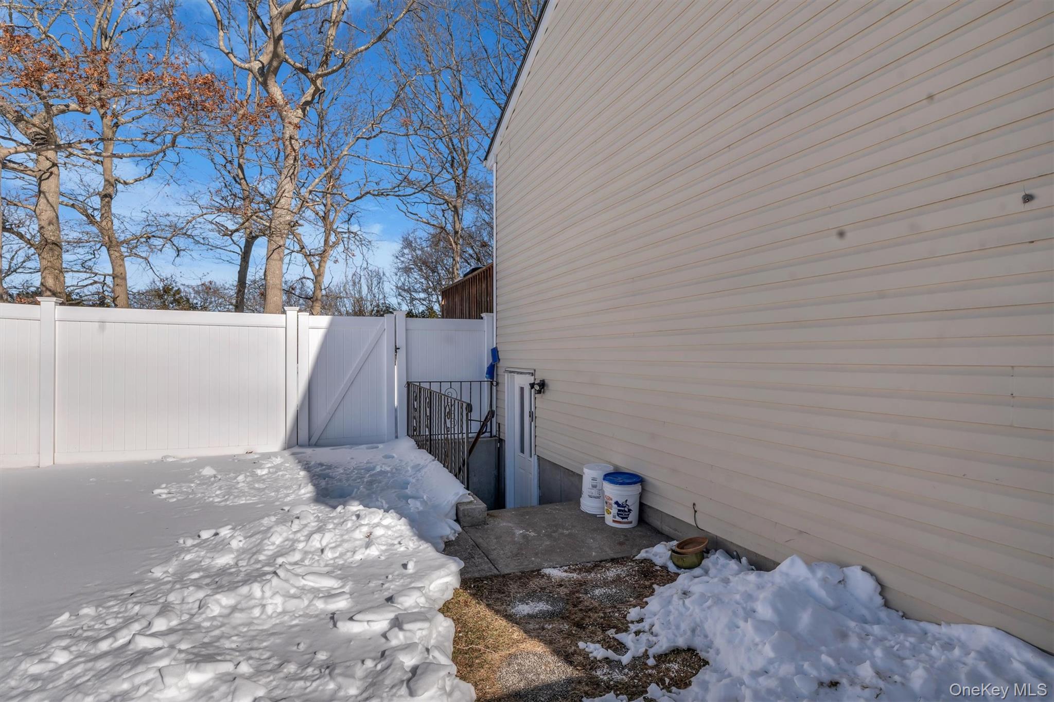 19 Summit Property Photo 32