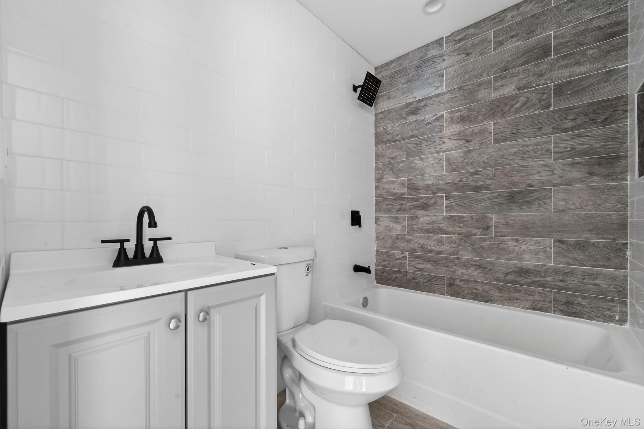 1657 Tillotson Avenue Property Photo 4