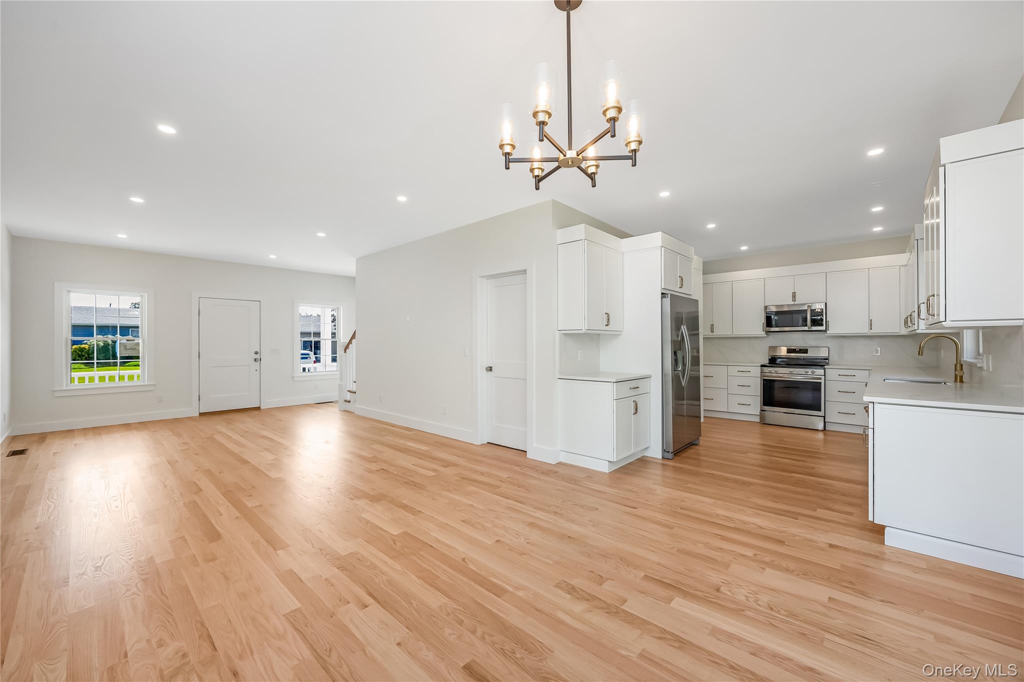 510 Bayport Avenue Property Photo 11