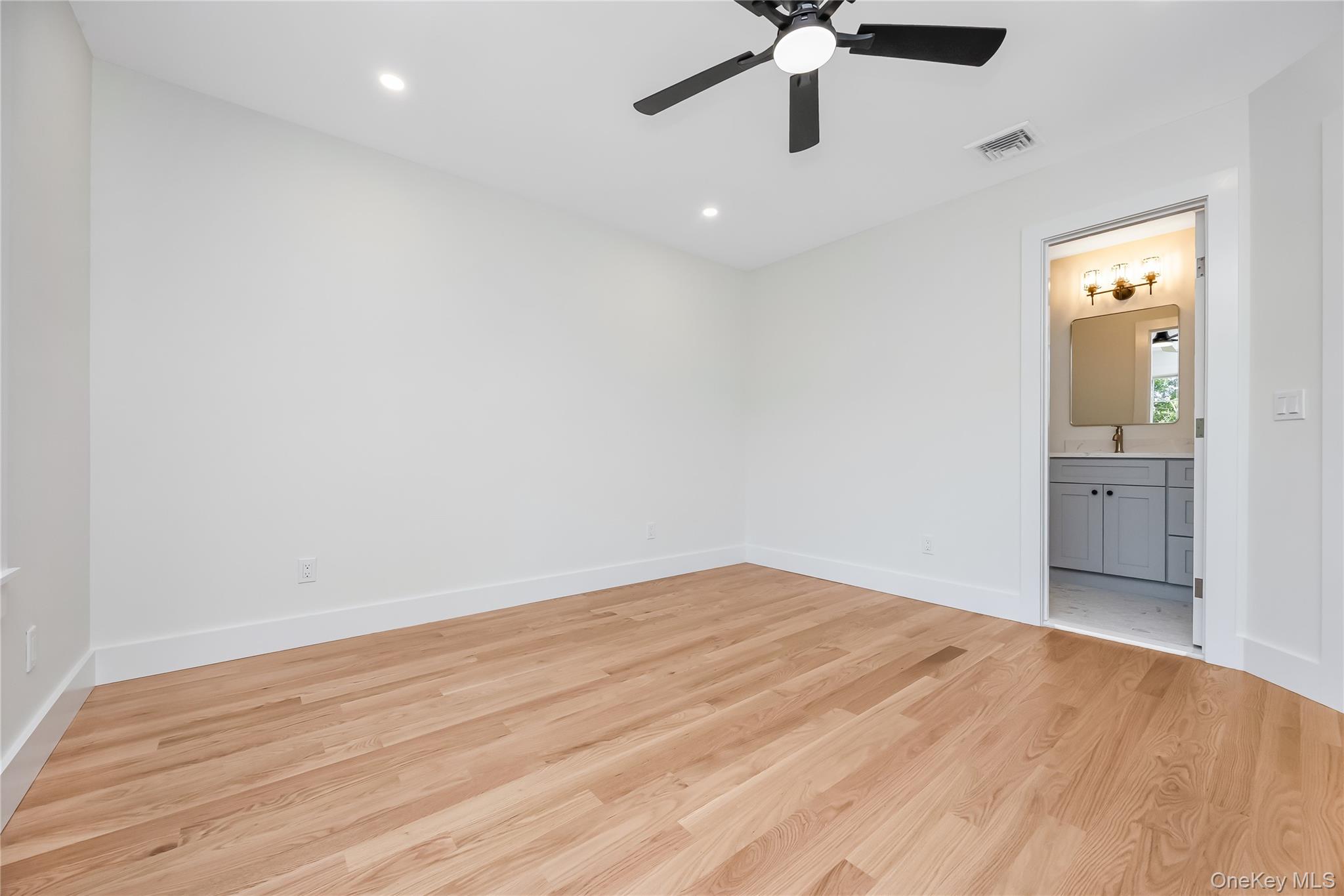 510 Bayport Avenue Property Photo 20
