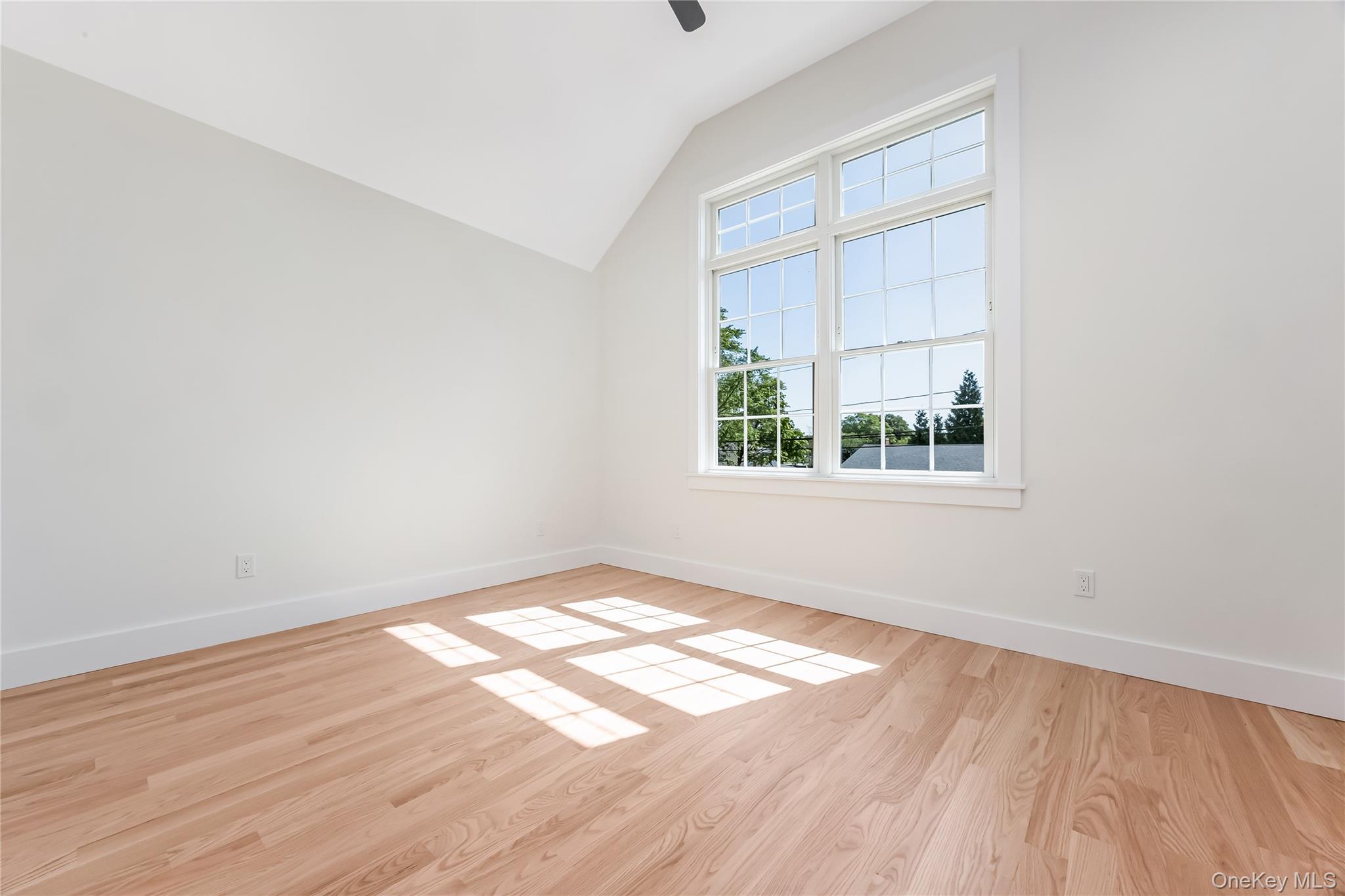 510 Bayport Avenue Property Photo 24