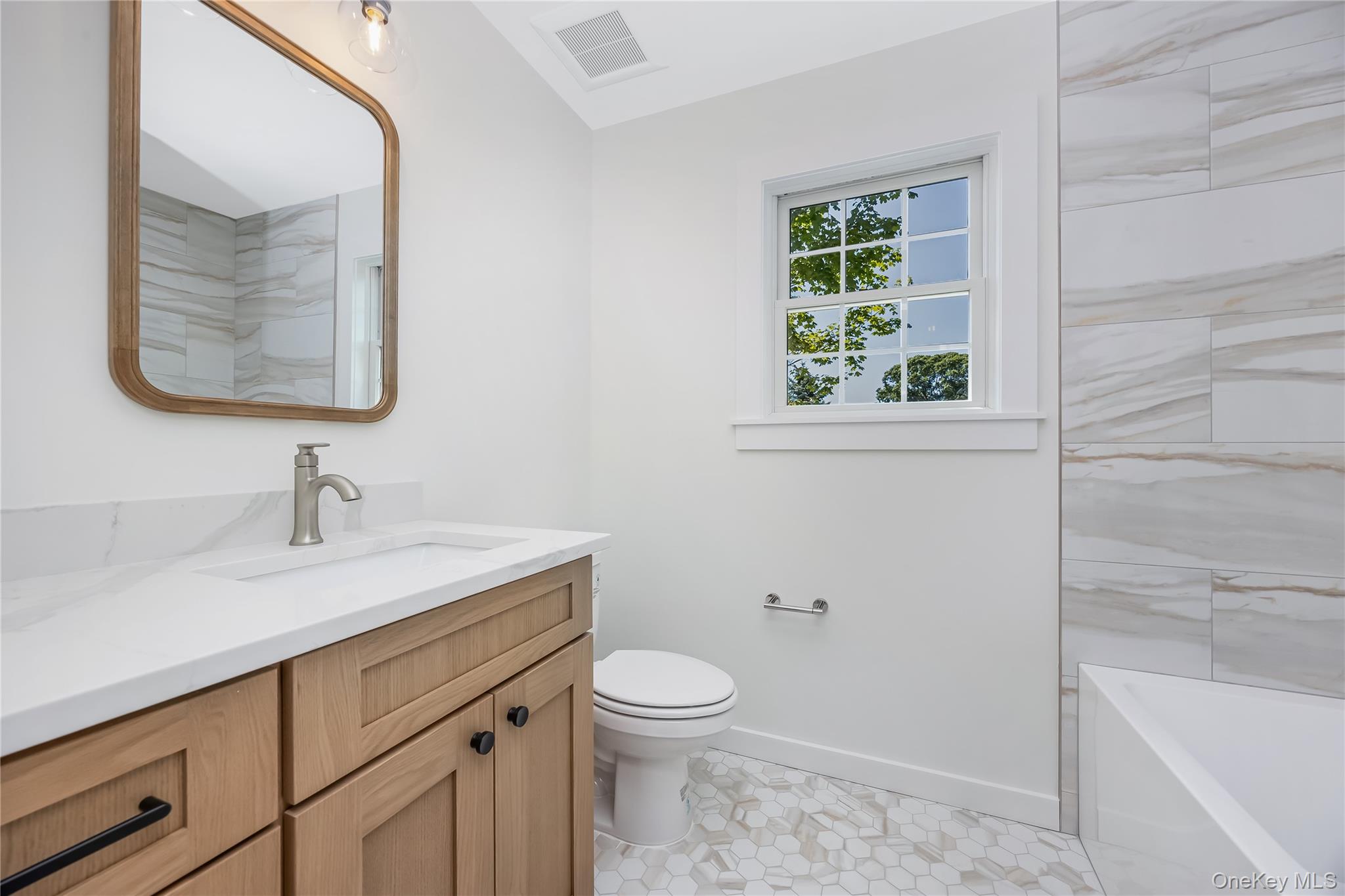 510 Bayport Avenue Property Photo 26