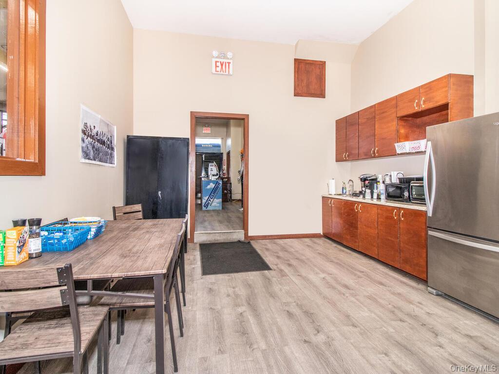 205-02 Jamaica Avenue Property Photo 7