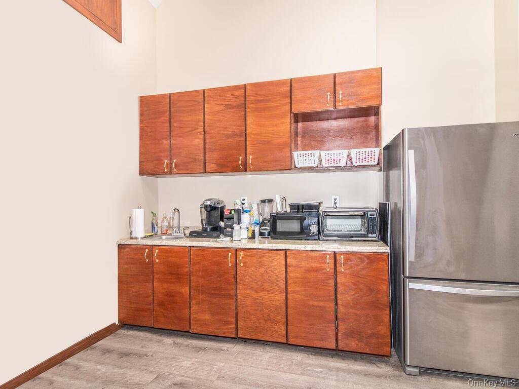 205-02 Jamaica Avenue Property Photo 8