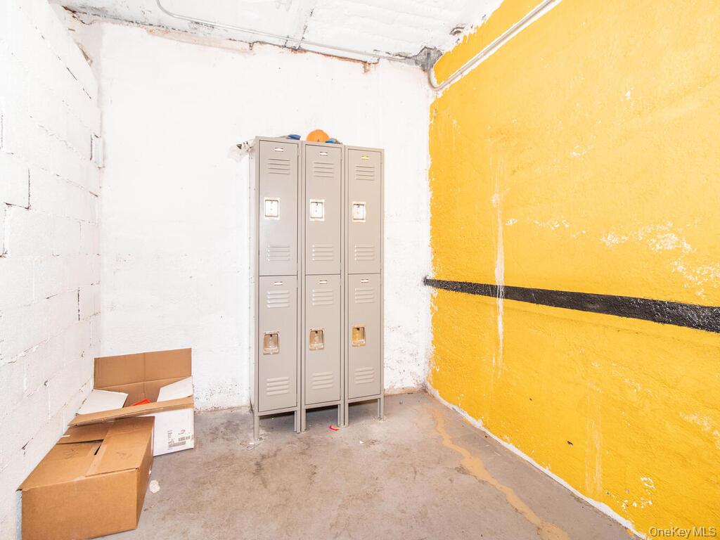 205-02 Jamaica Avenue Property Photo 15