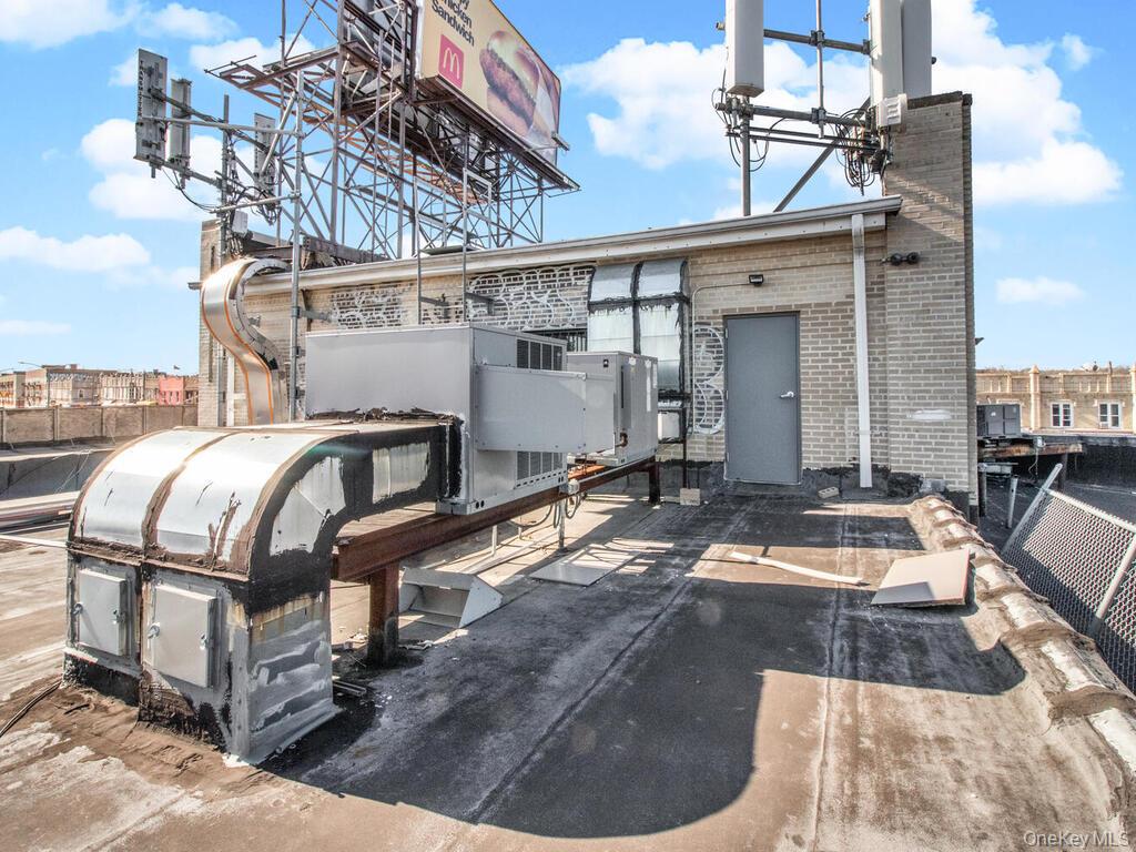 205-02 Jamaica Avenue Property Photo 16