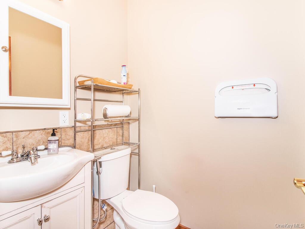 205-02 Jamaica Avenue Property Photo 26
