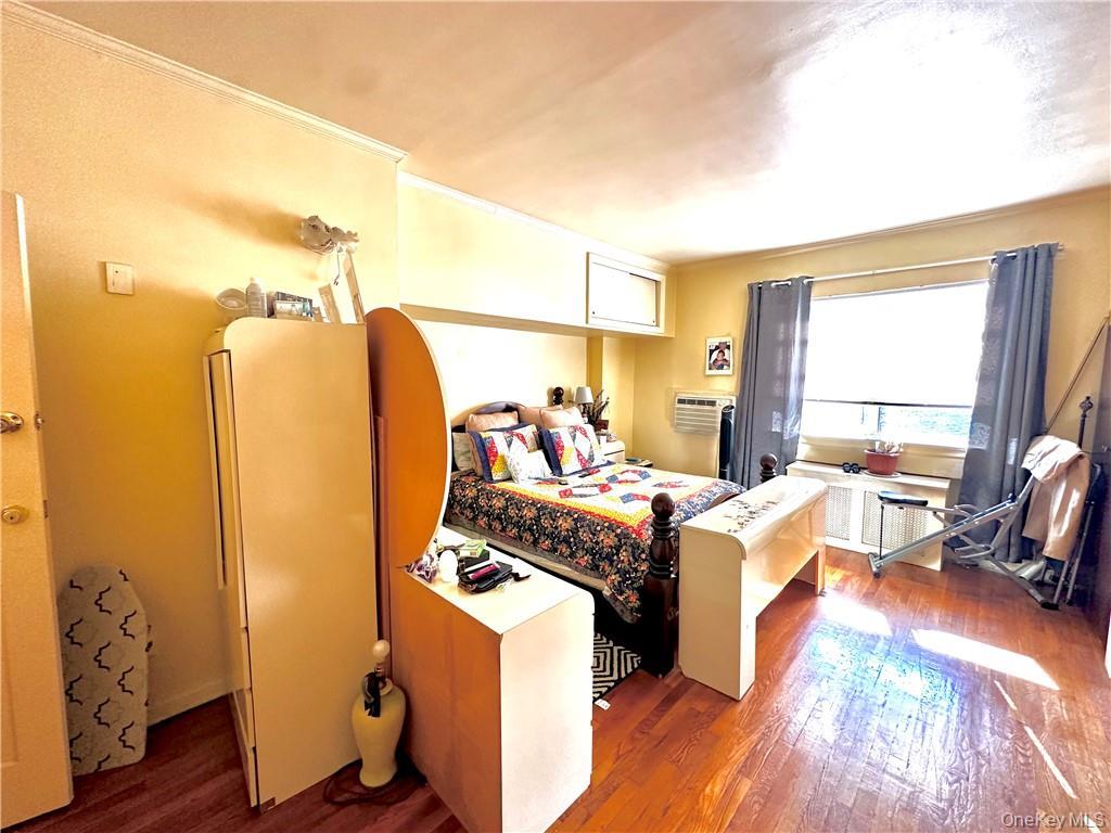 677 E 38th Street Property Photo 3