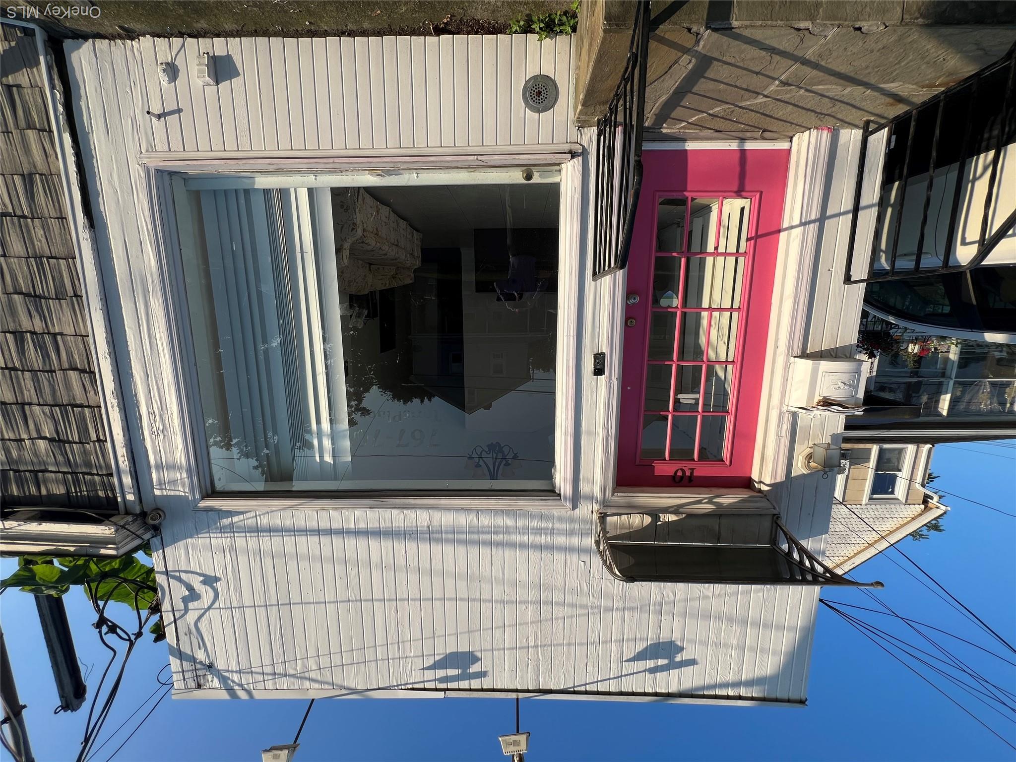 10 Willowdale Avenue Property Photo 2