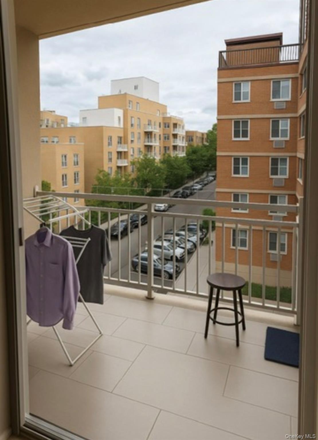 14031 Cherry Avenue 4b Property Photo 3
