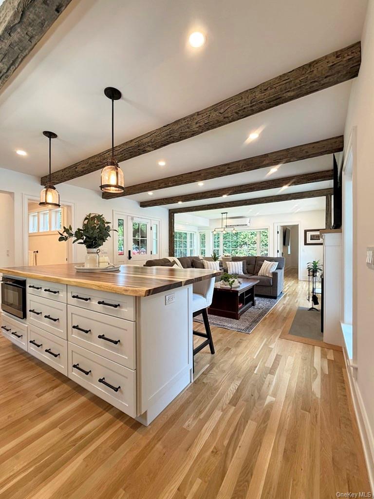 17c Basket Neck Lane Property Photo 4