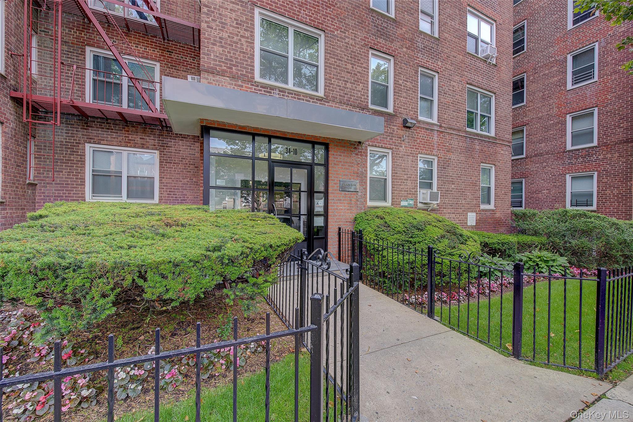 34-10 75 Street 1e Property Photo 2