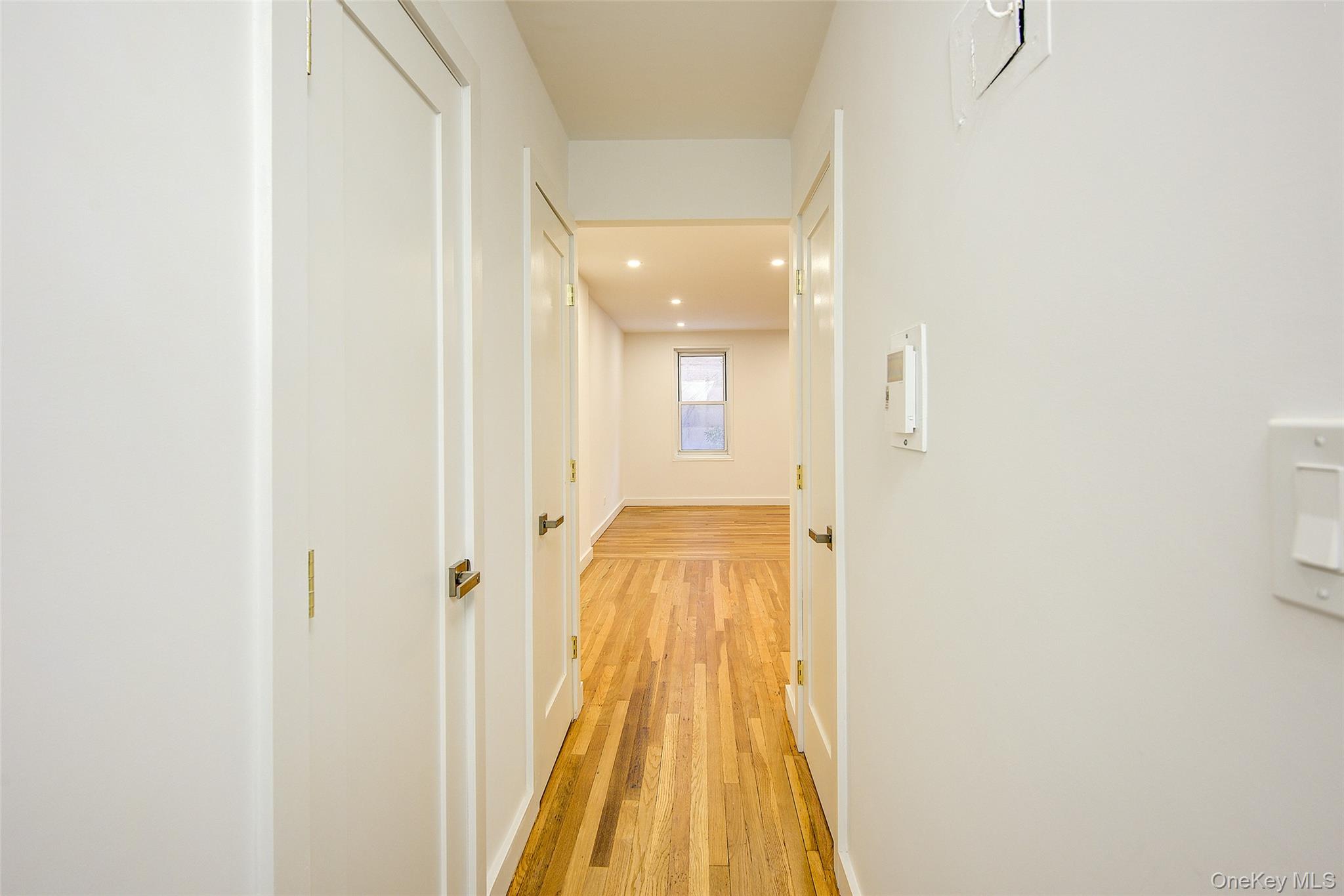 34-10 75 Street 1e Property Photo 5