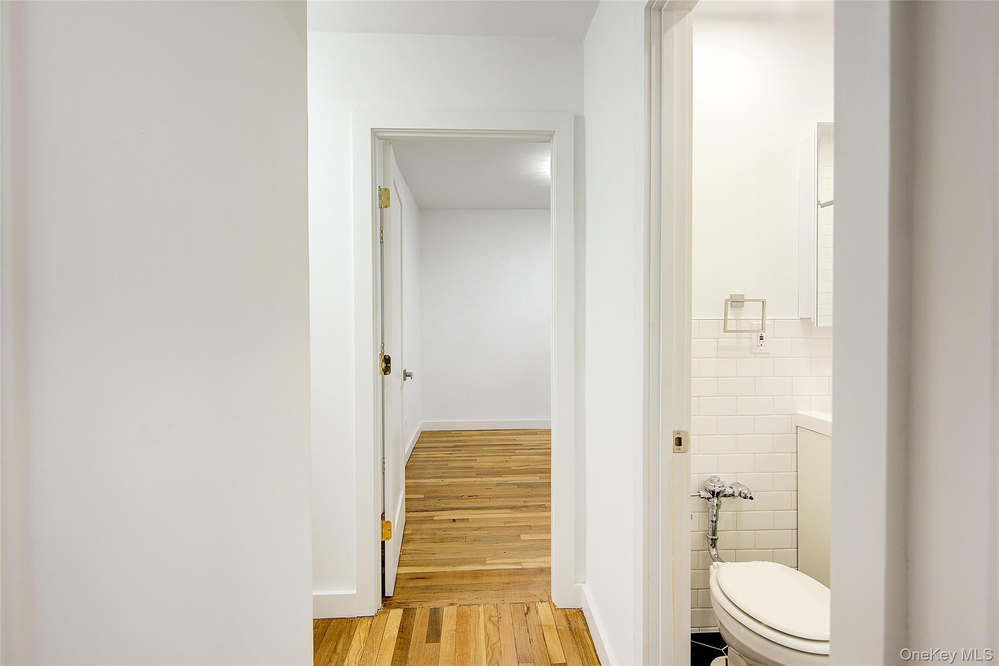 34-10 75 Street 1e Property Photo 10