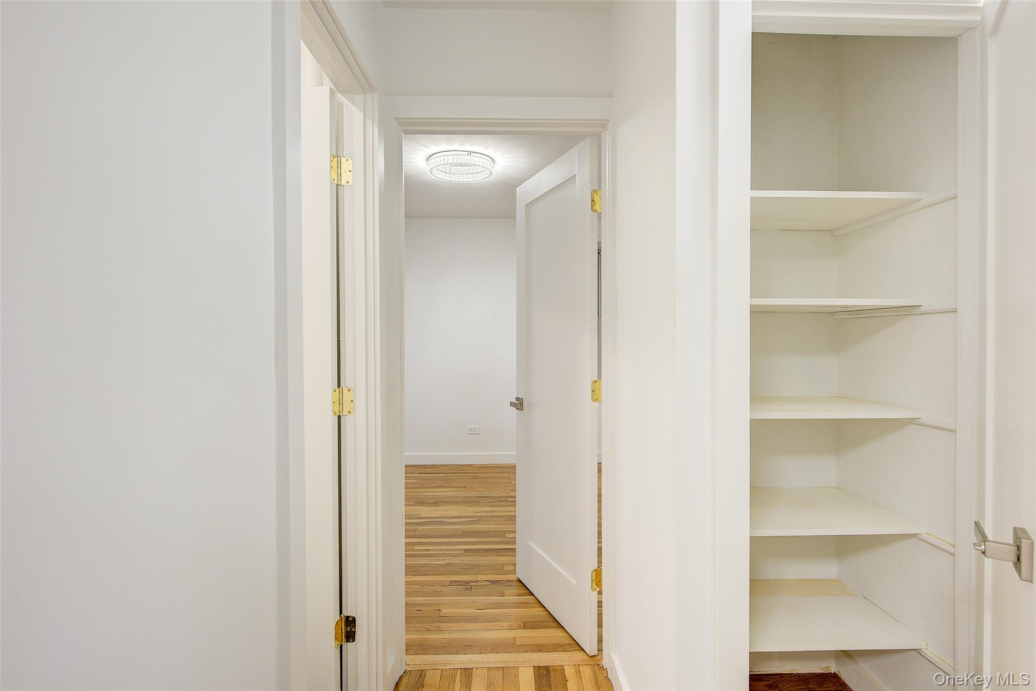 34-10 75 Street 1e Property Photo 13