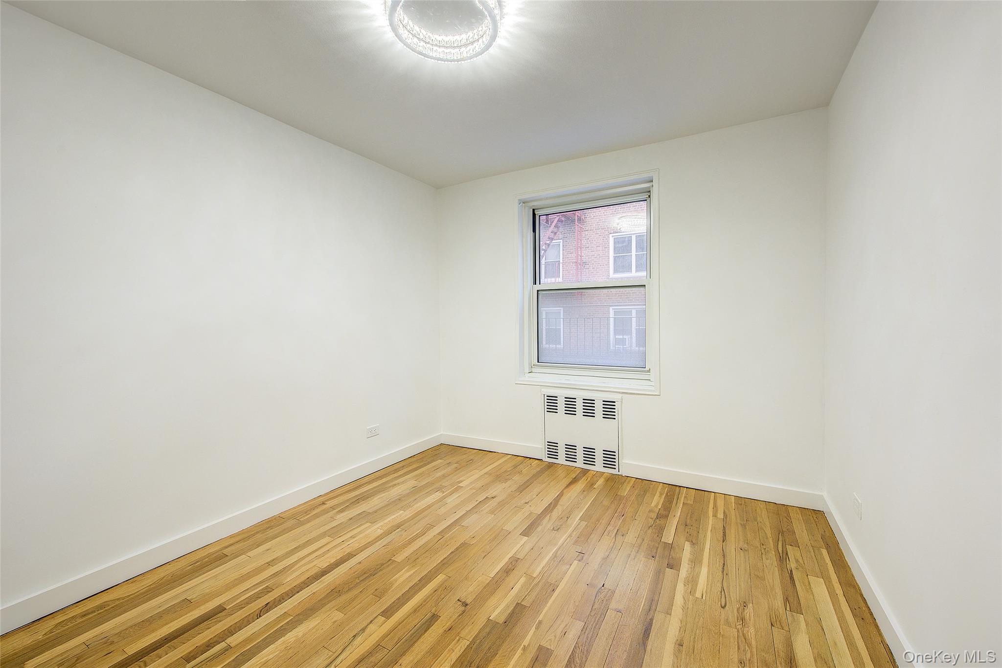 34-10 75 Street 1e Property Photo 15