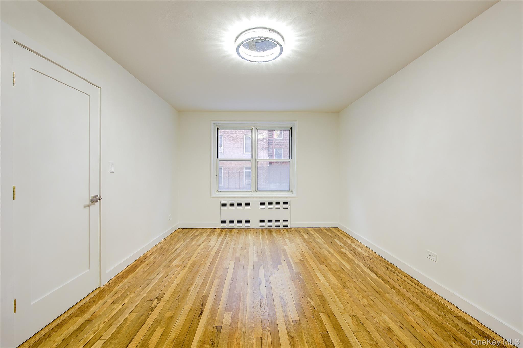 34-10 75 Street 1e Property Photo 20