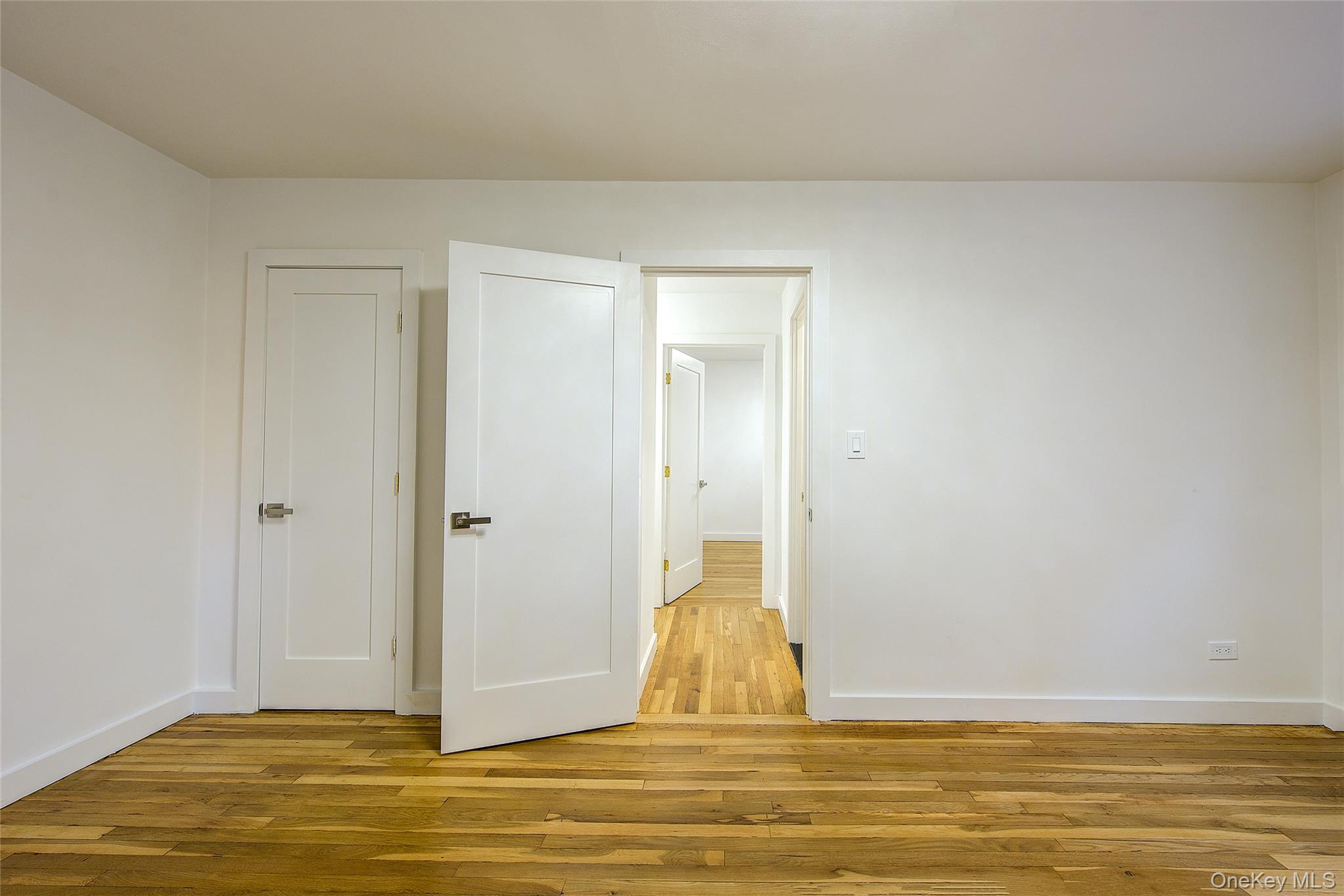 34-10 75 Street 1e Property Photo 25