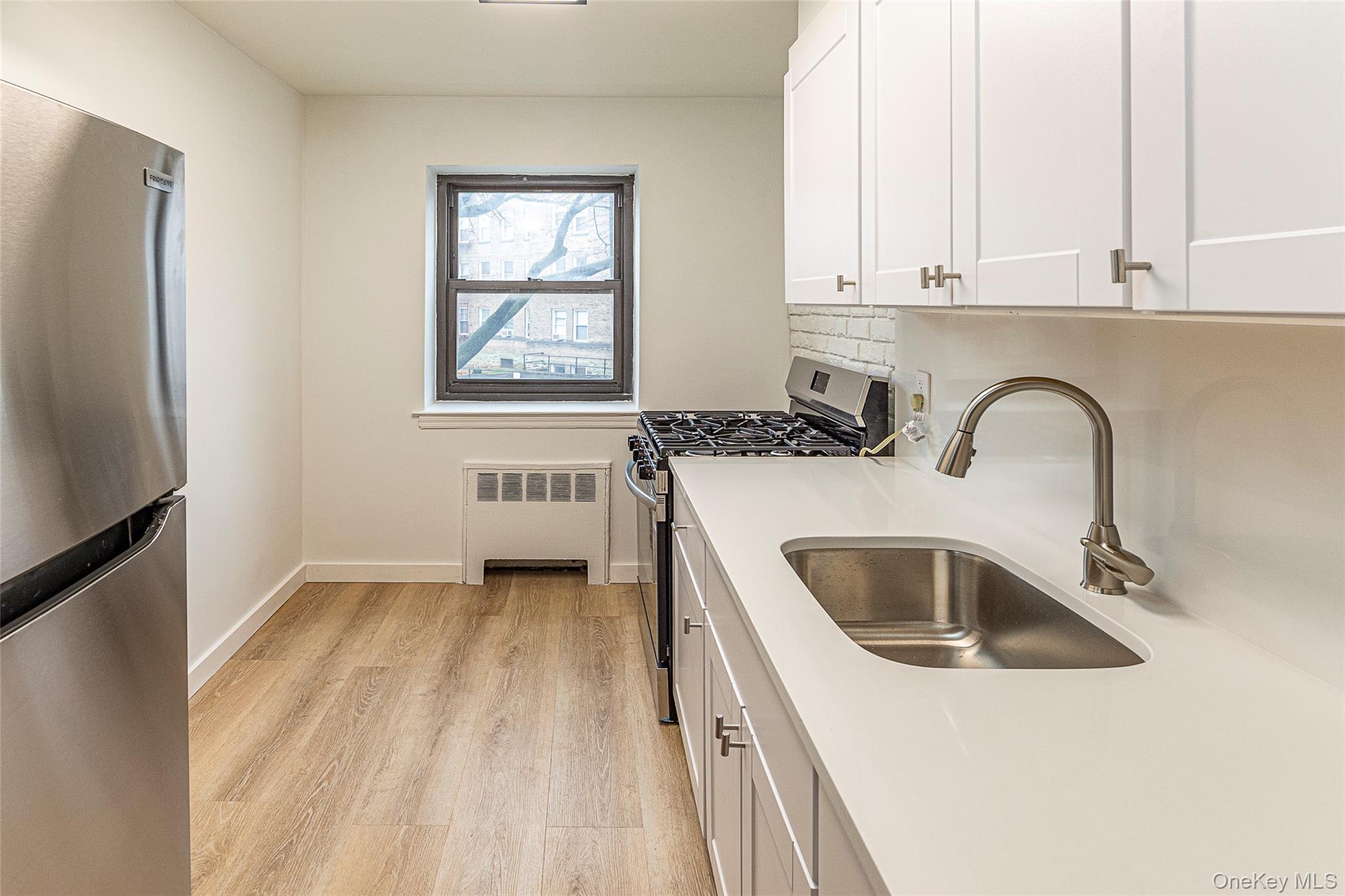 30 Fleetwood Avenue 2e Property Photo 5