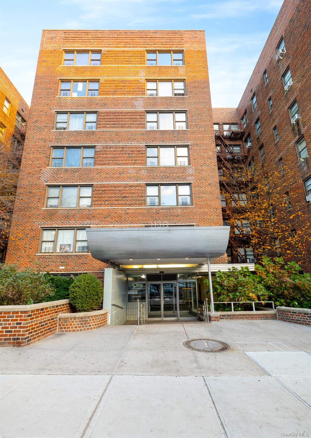 3130 Grand Concourse 2j Property Photo 1