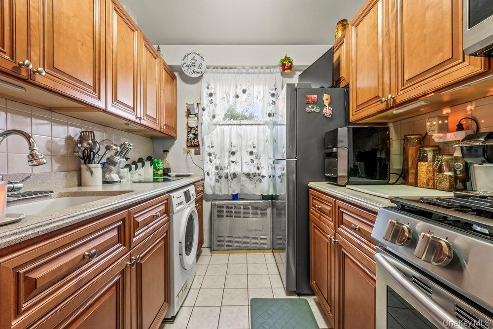 12399 Flatlands Avenue 1l Property Photo 5