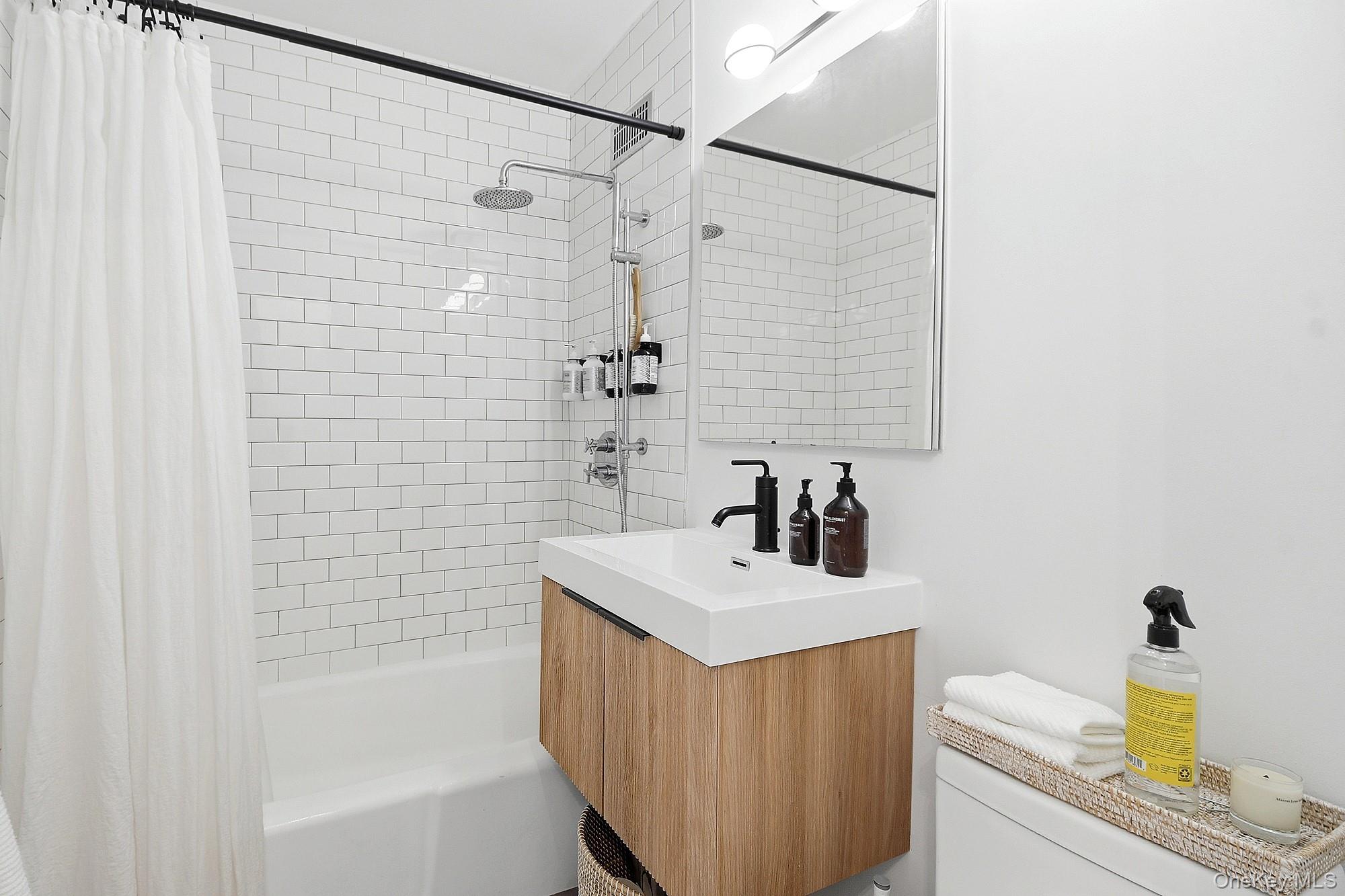2500 Johnson Avenue 6s Property Photo 6