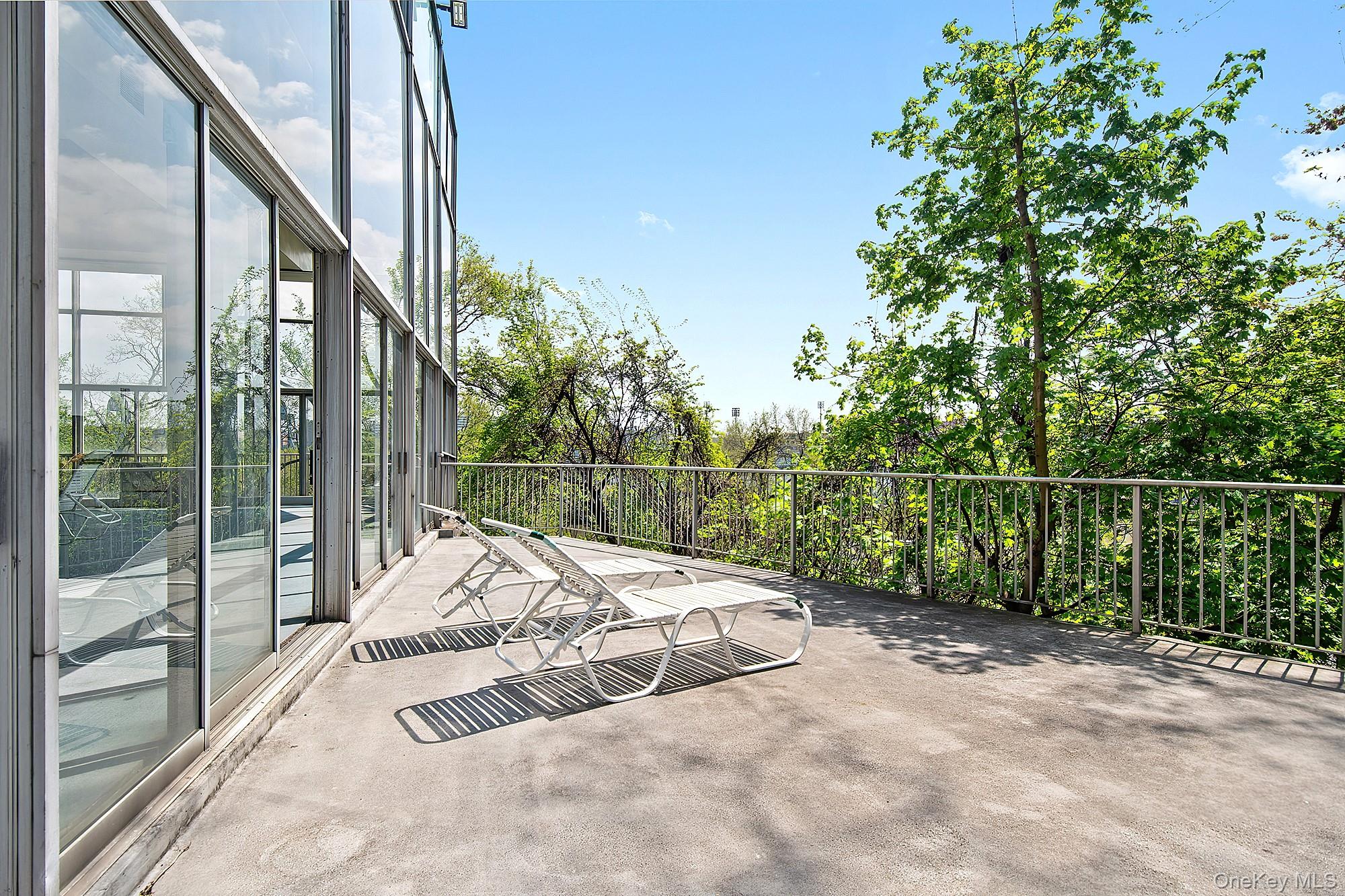 2500 Johnson Avenue 6s Property Photo 16