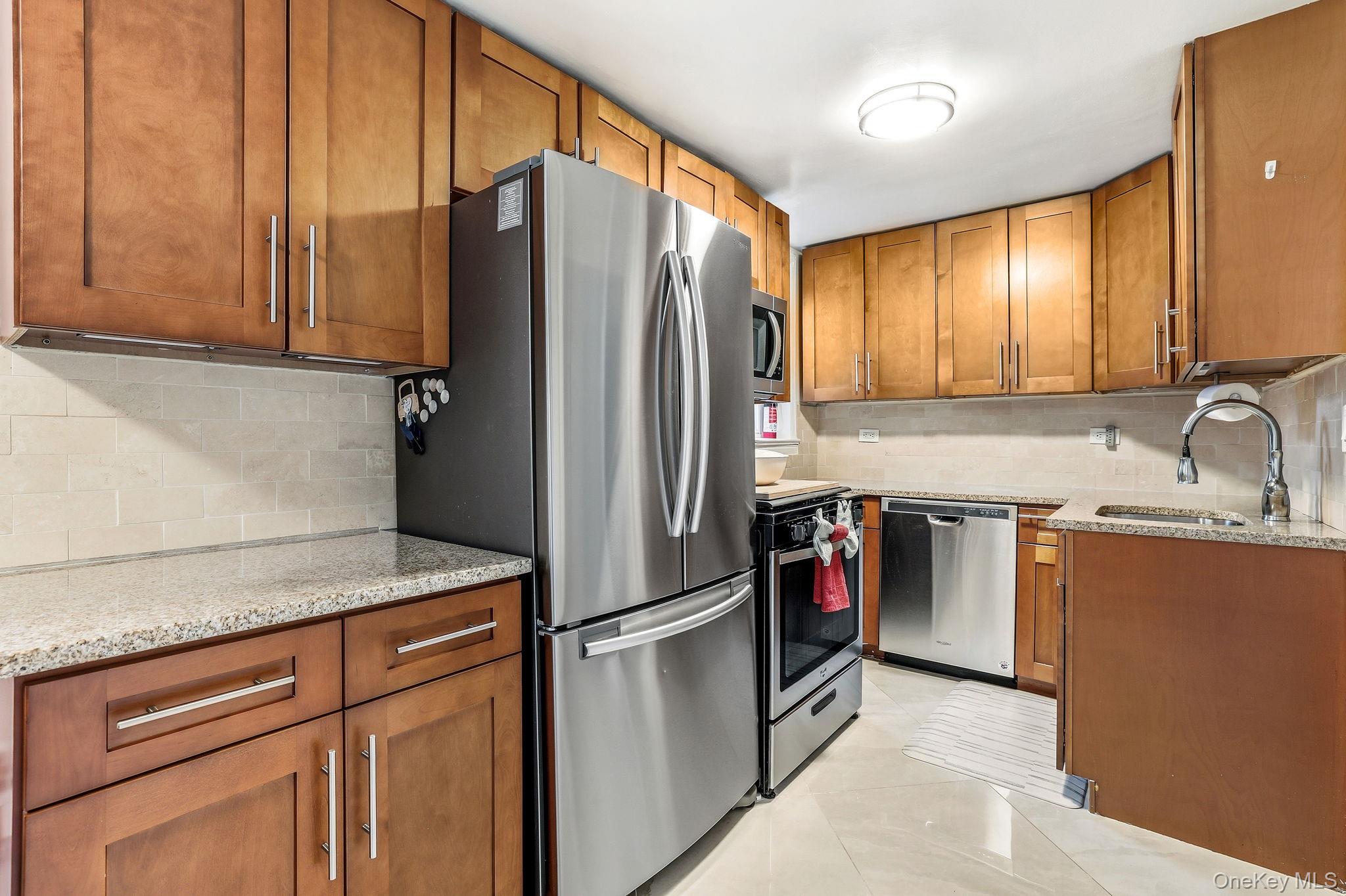 253 S Broadway 253 Property Photo 5