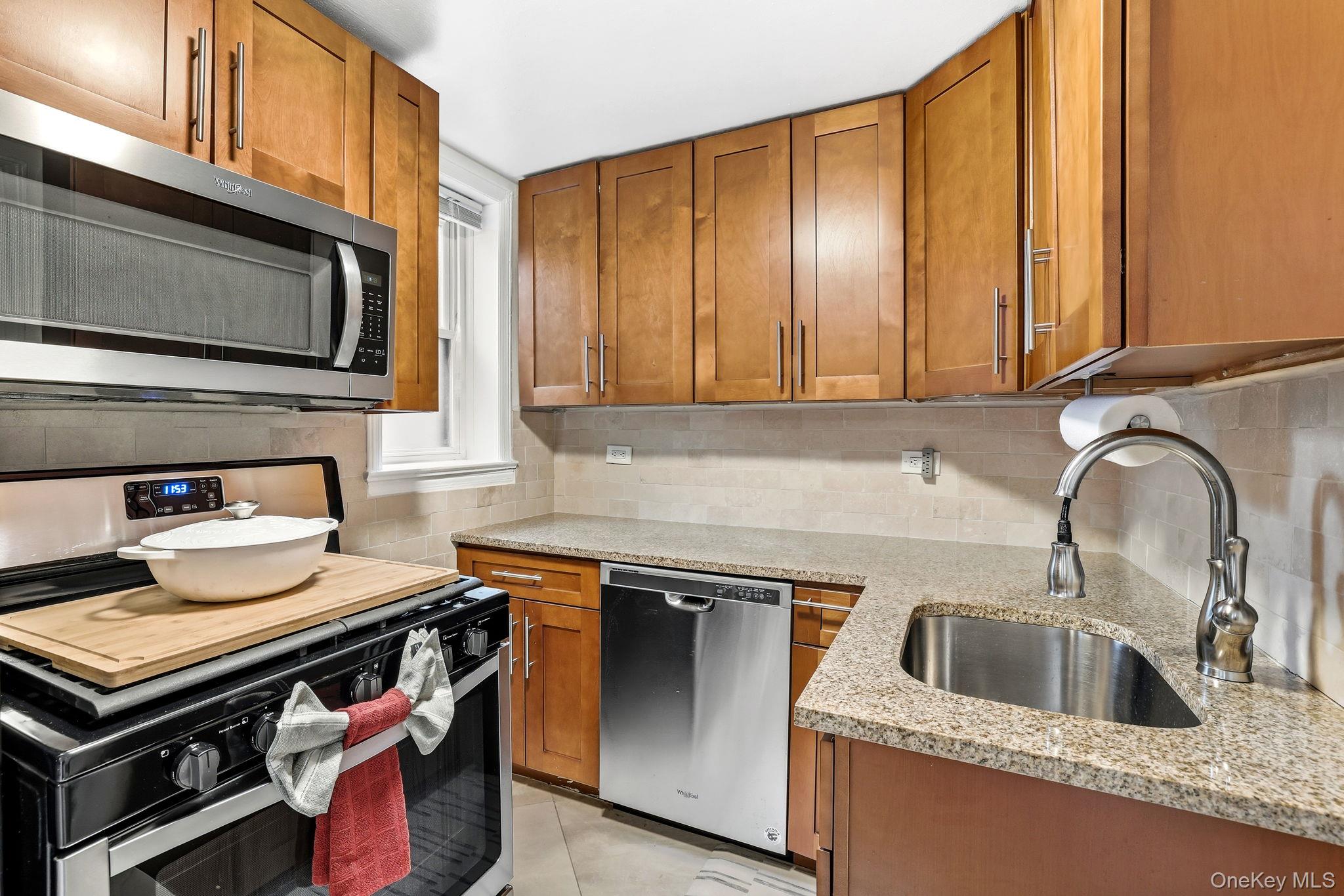 253 S Broadway 253 Property Photo 6