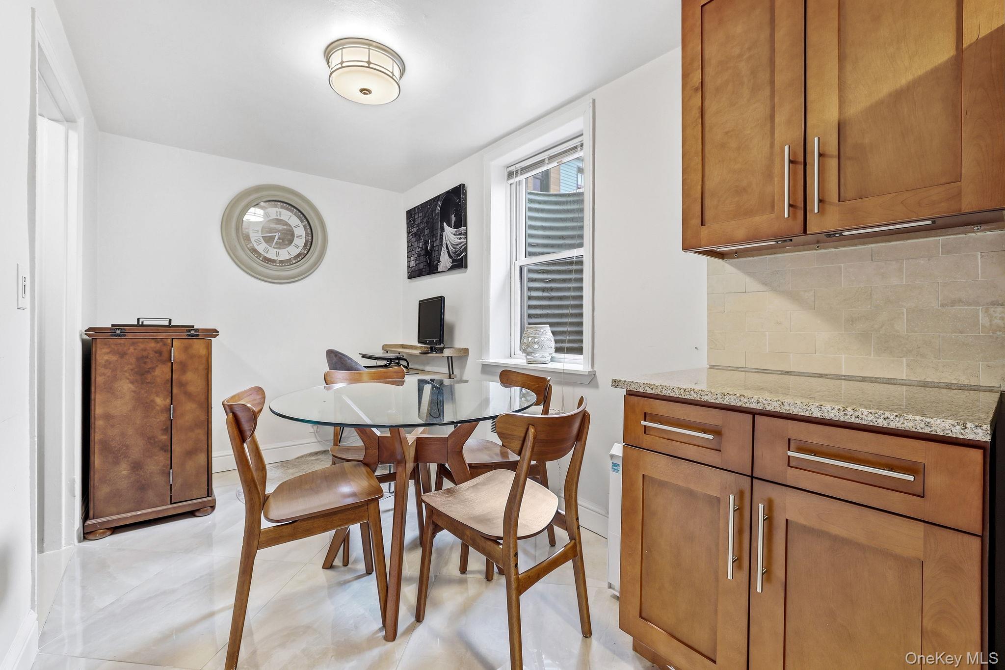 253 S Broadway 253 Property Photo 7