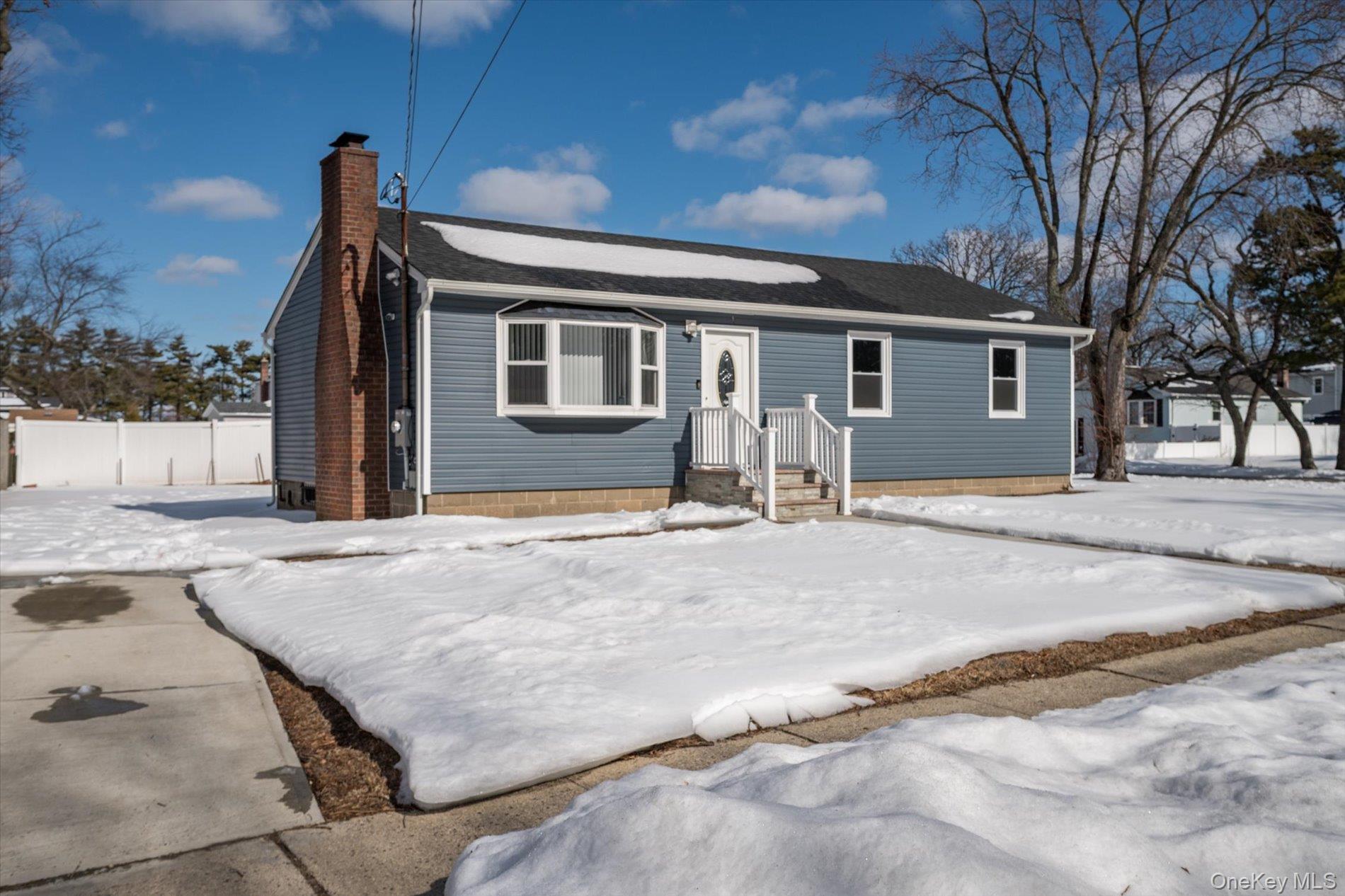 93 Garfield Boulevard Property Photo 1
