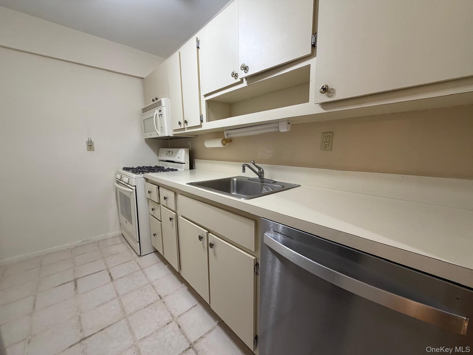 490 Atlantic Avenue 115 Property Photo 9