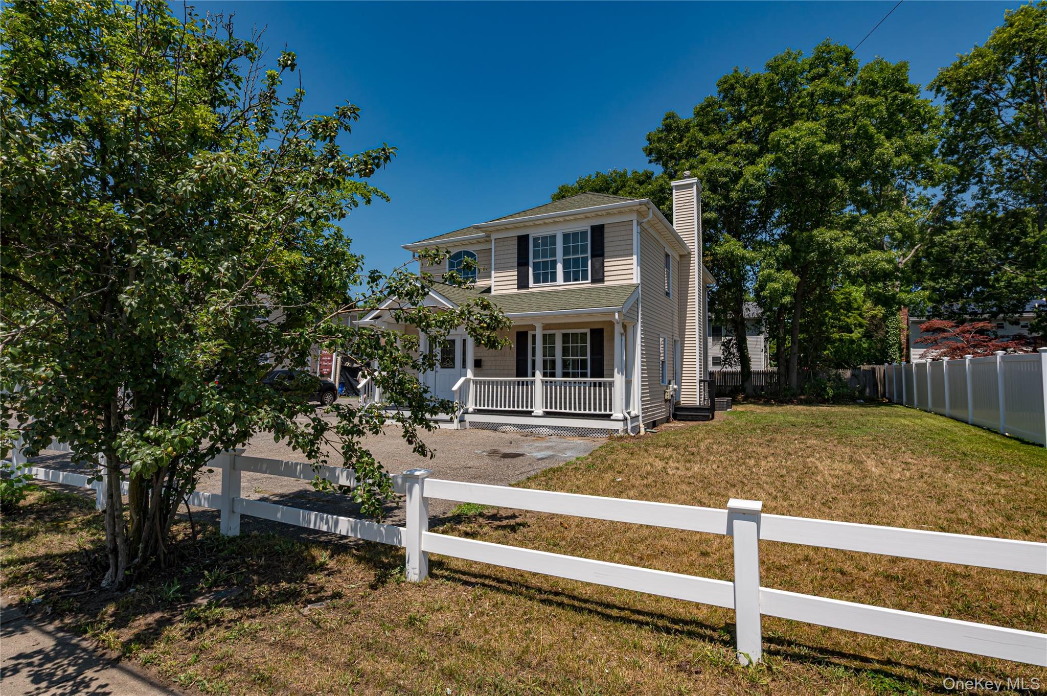 2163 Sunrise Highway Property Photo 1