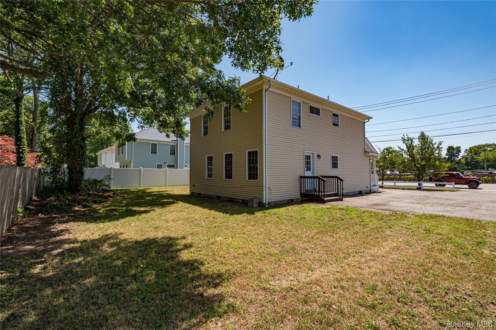 2163 Sunrise Highway Property Photo 4